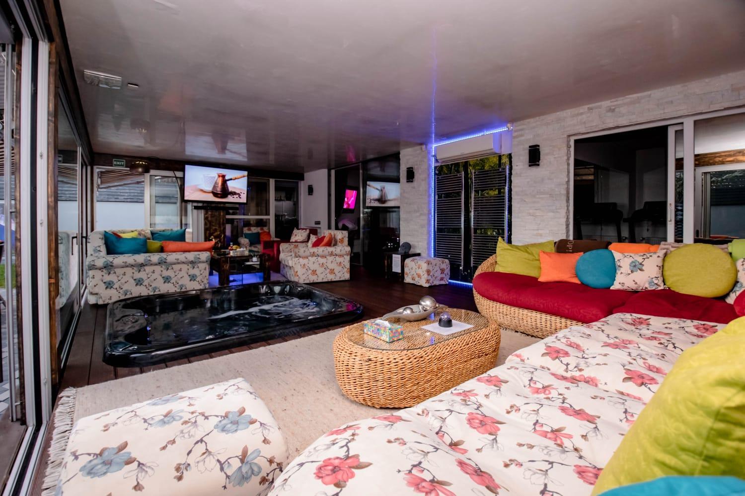 Villa RICH