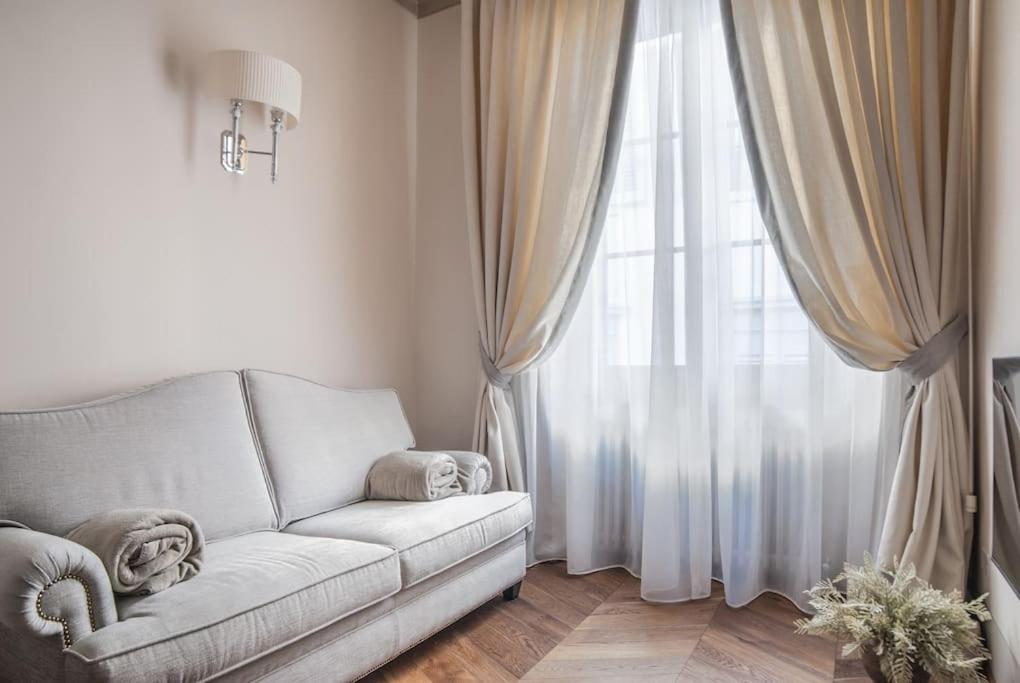 Signoria Deluxe Studio-2 people in Signoria Square