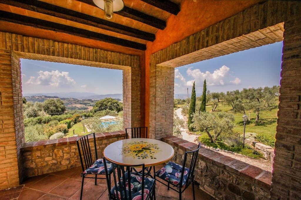 Villa with private pool near Todi. Airco & Wi-fi view 4