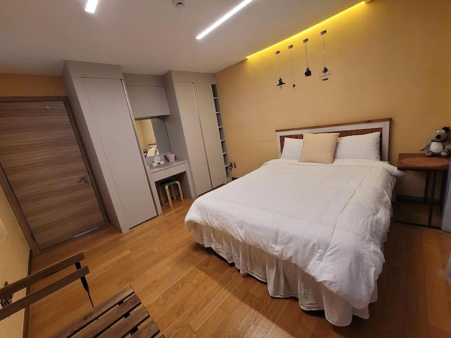 Aewol Penthouse C2 view 4