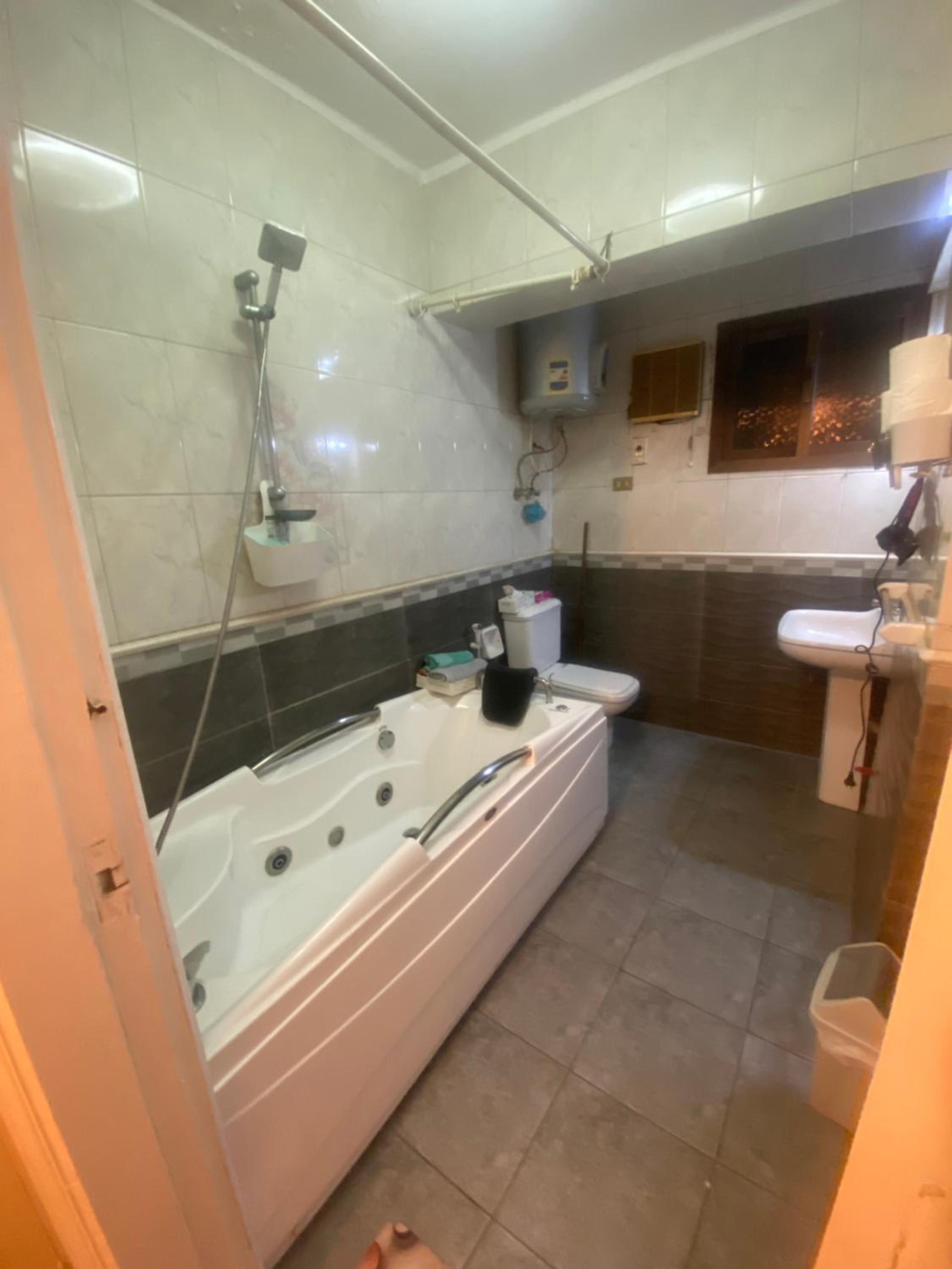 Central luxurious apartment with amazing Nile view