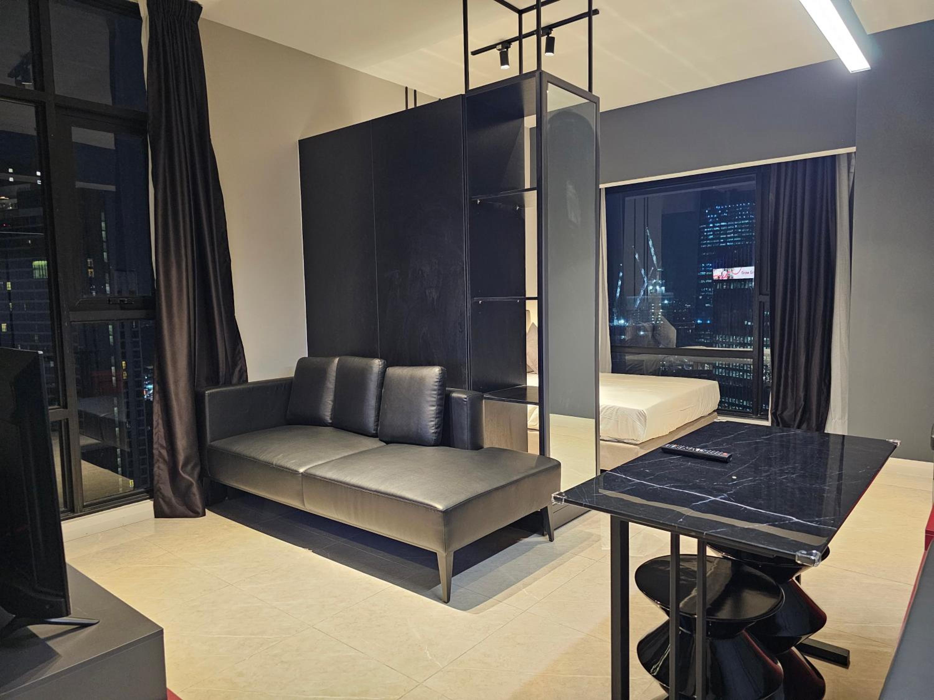 1 min to Pavilion Bukit Bintang Luna Suites