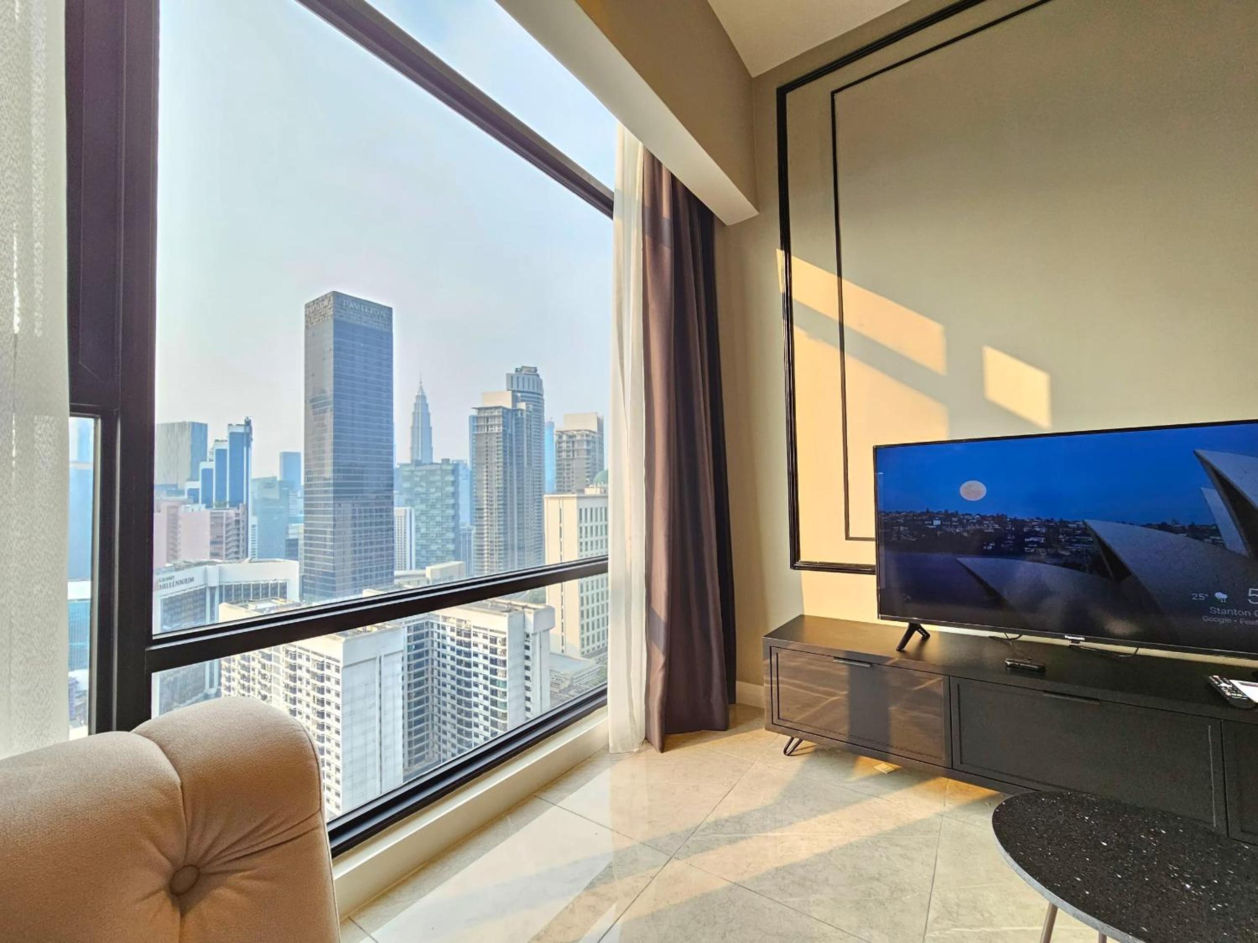 1 min to Pavilion Bukit Bintang Luna Suites