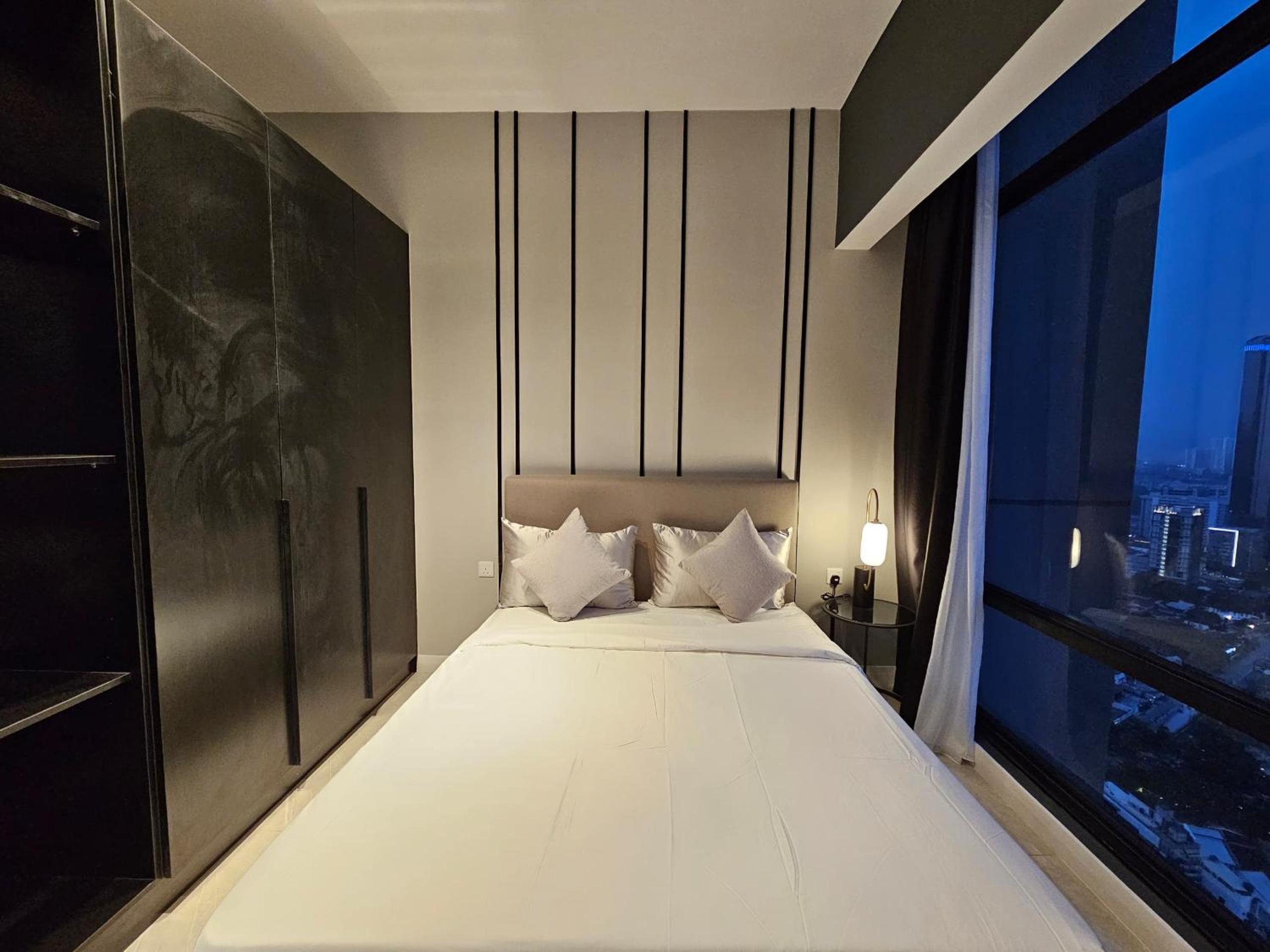1 min to Pavilion Bukit Bintang Luna Suites