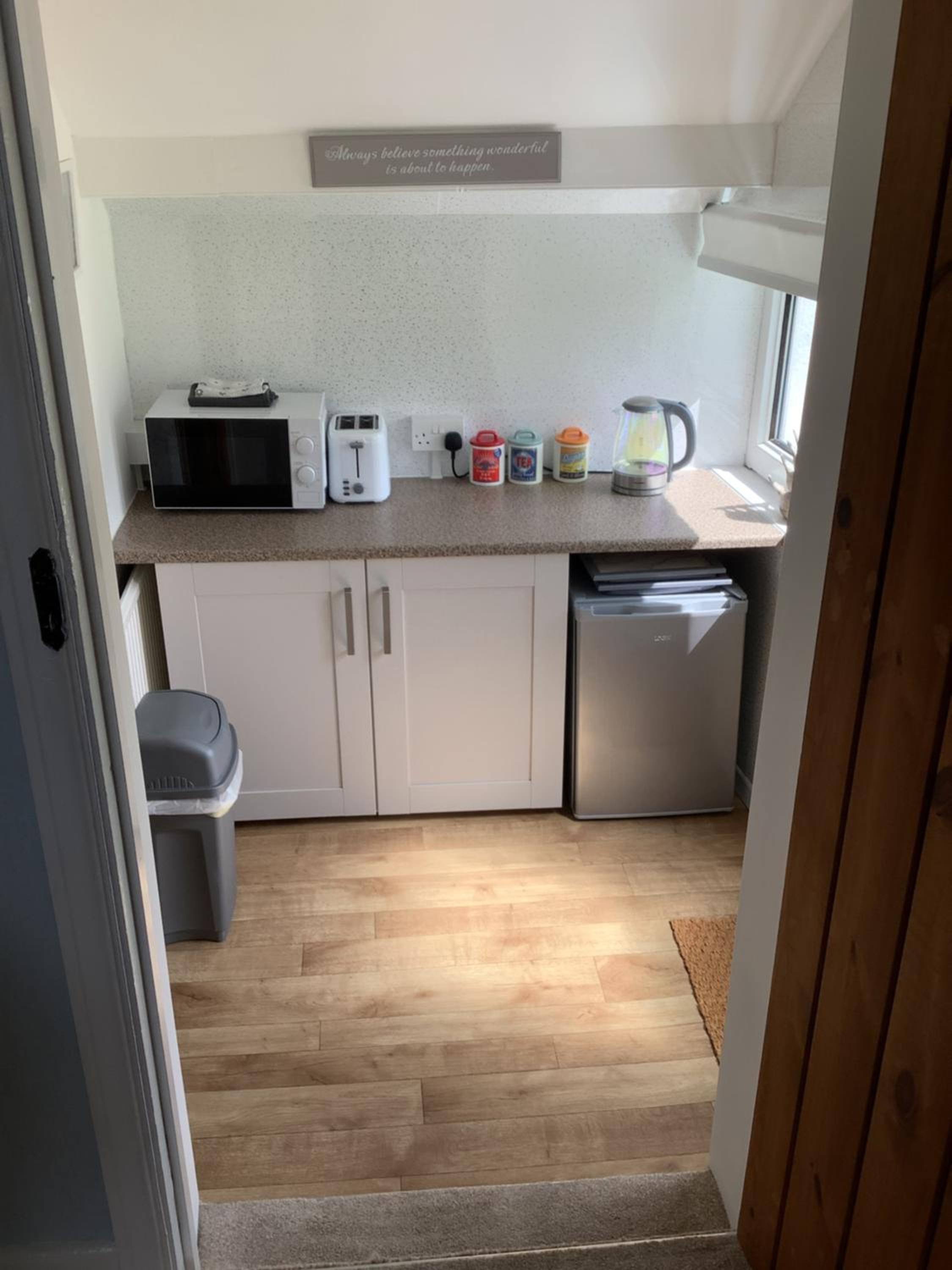 Awel Y Mor - cosy apartment. view 5