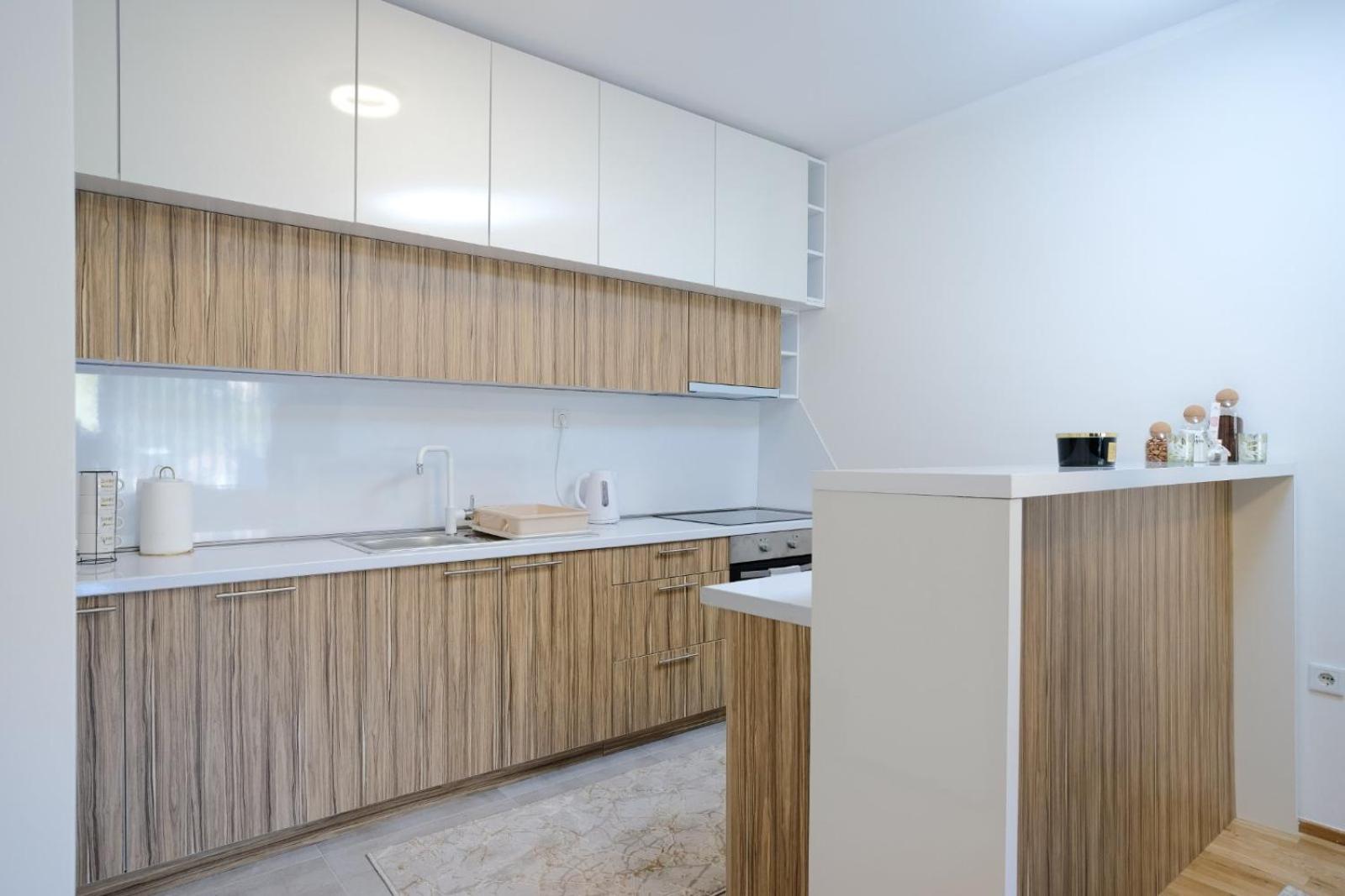 Lux Sara Apartments