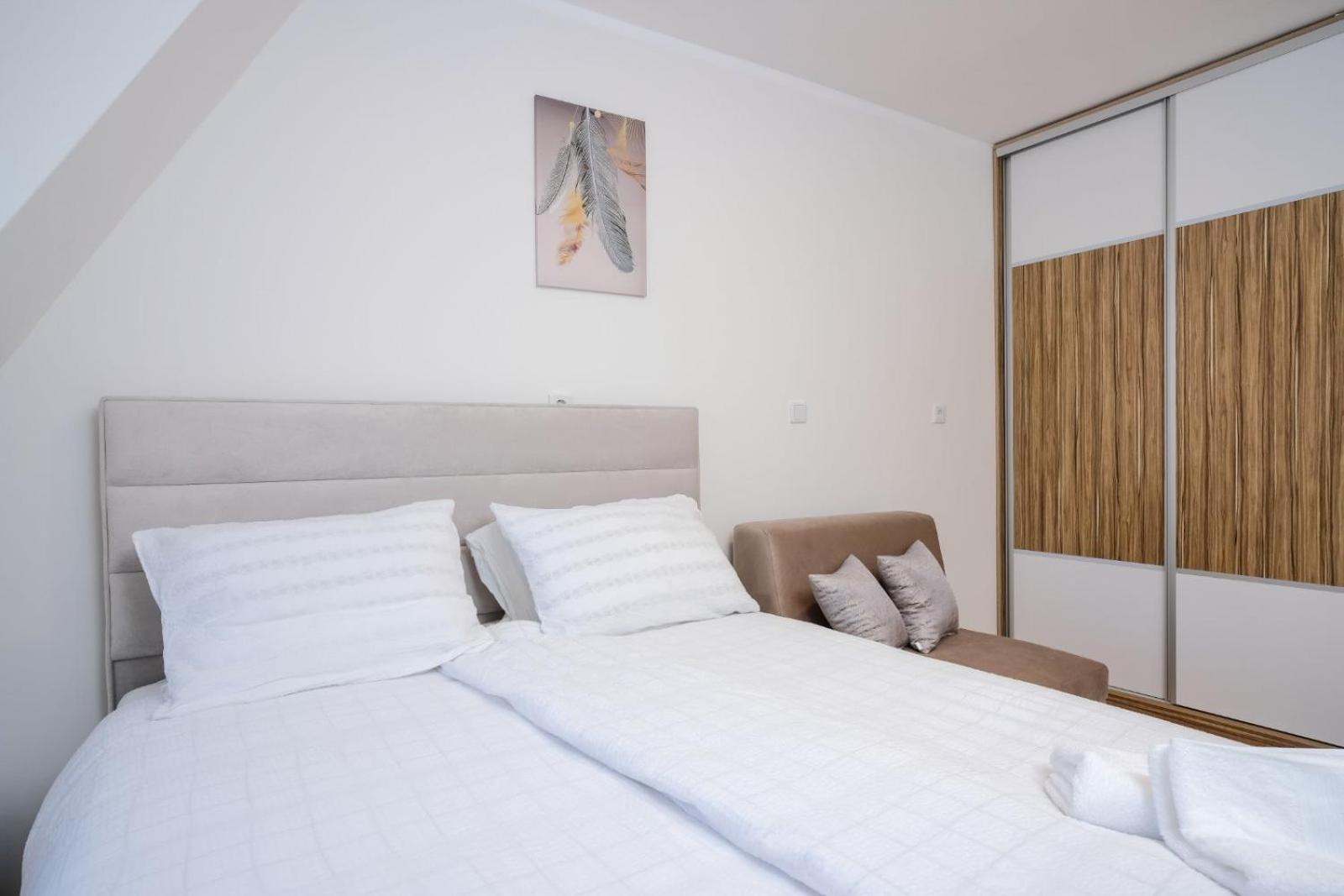 Lux Sara Apartments