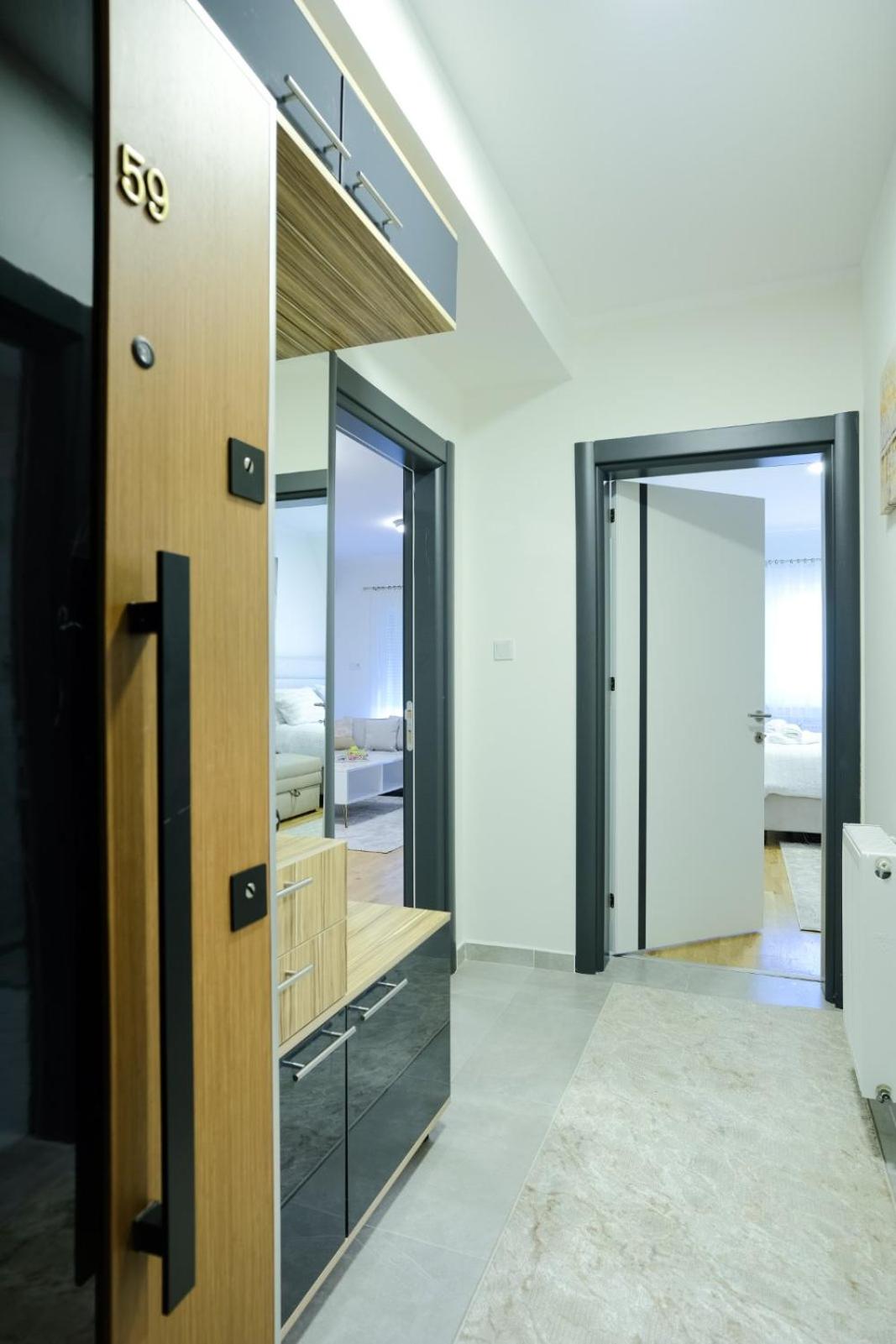 Lux Sara Apartments