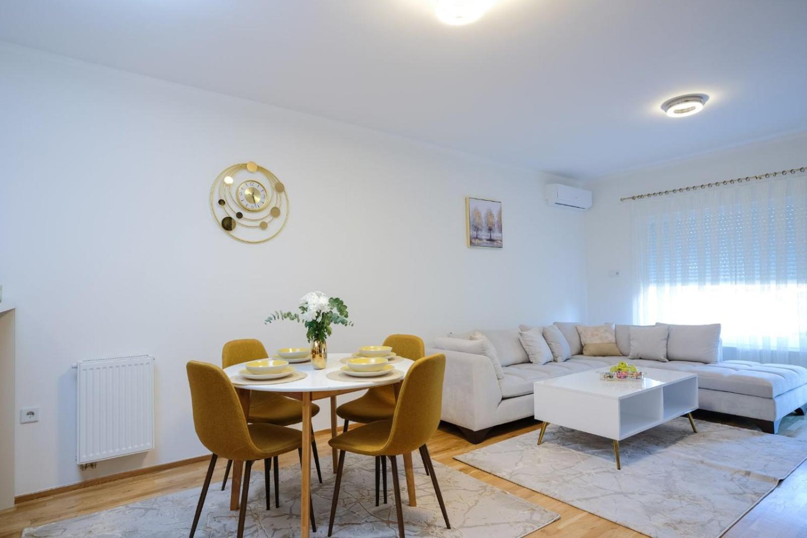 Lux Sara Apartments