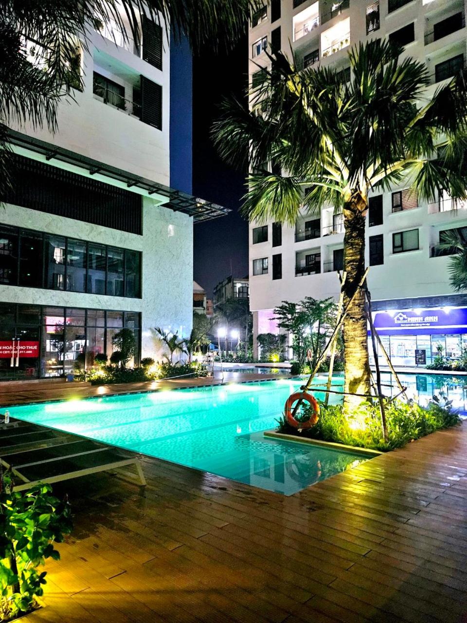 C Sky View: 2 BR Apartment Free GYM & POOL view 4