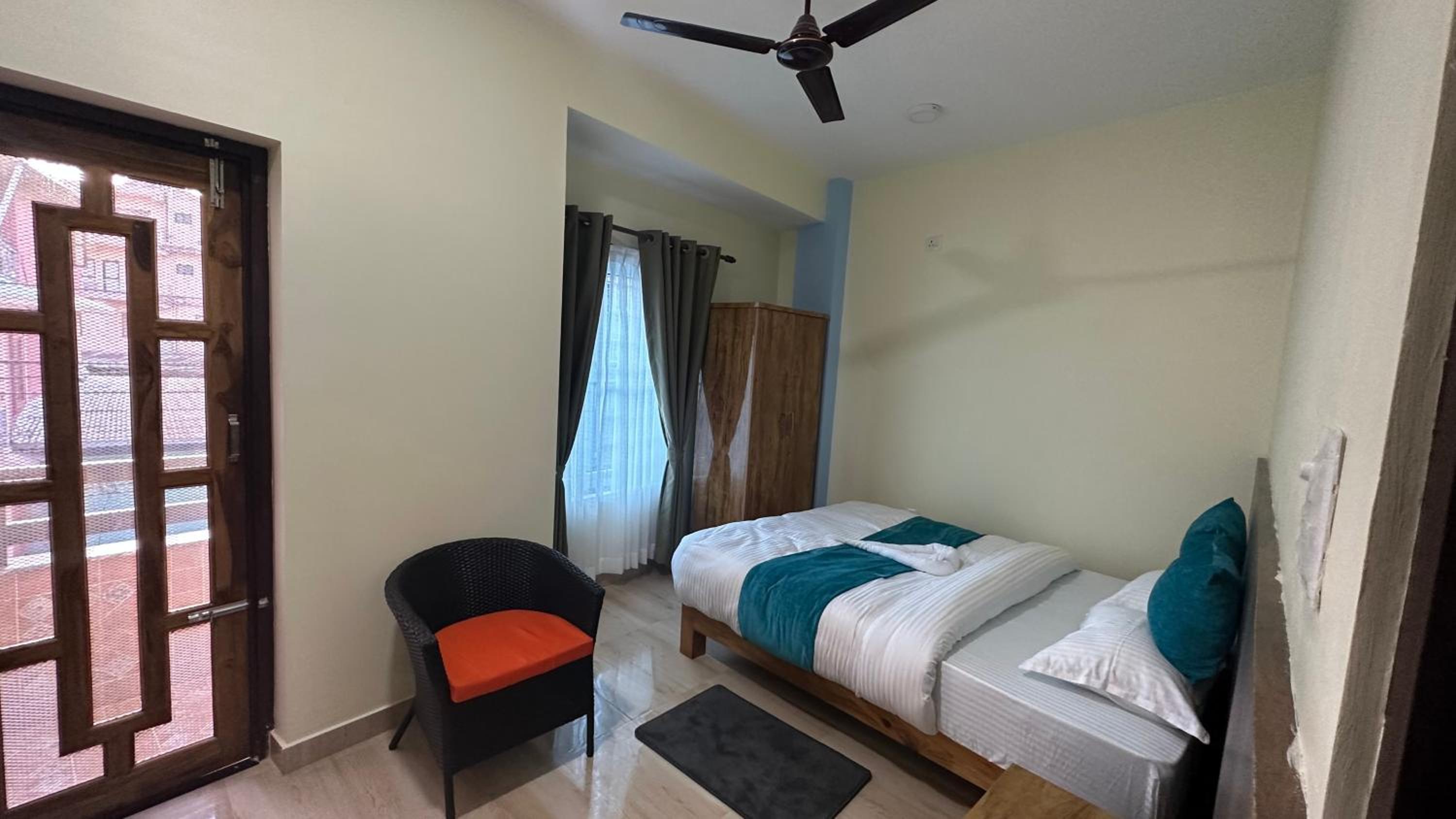 Crystal Apartment