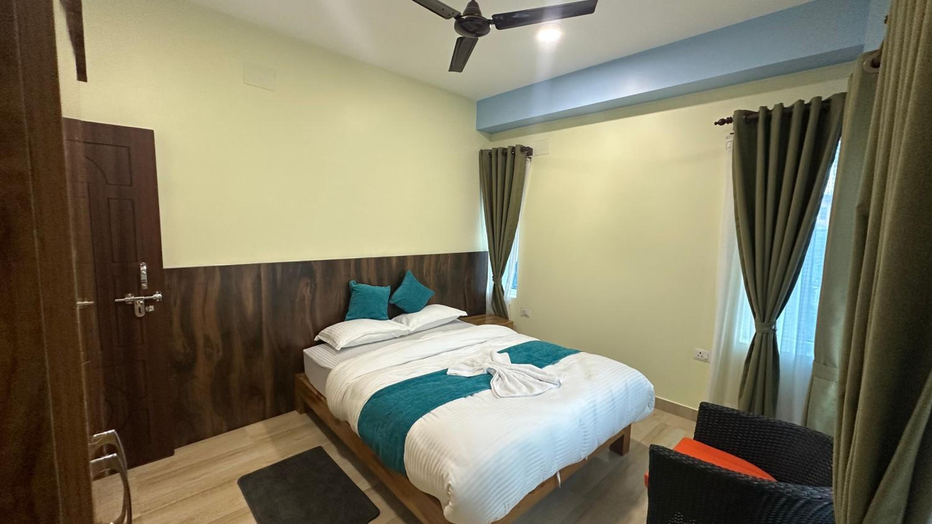 Crystal Apartment