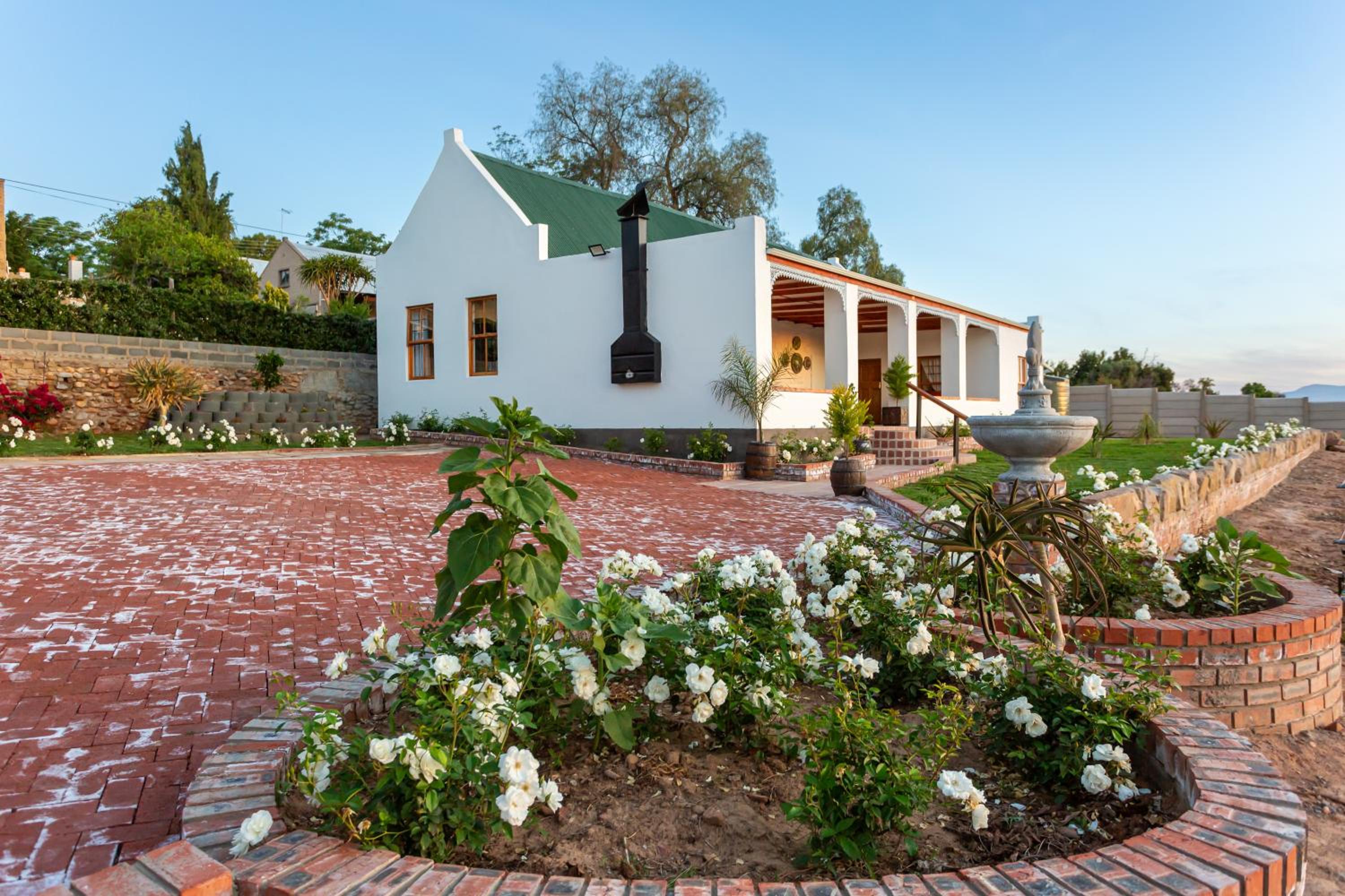 Ravenscliff White House view 3