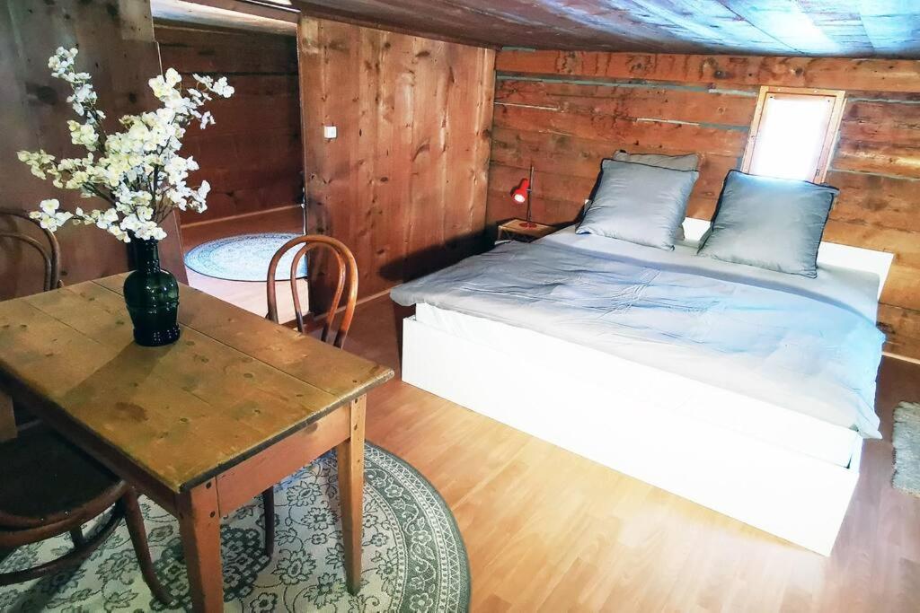 CHARMANTES FERIENHAUS IM DORF MULEGNS