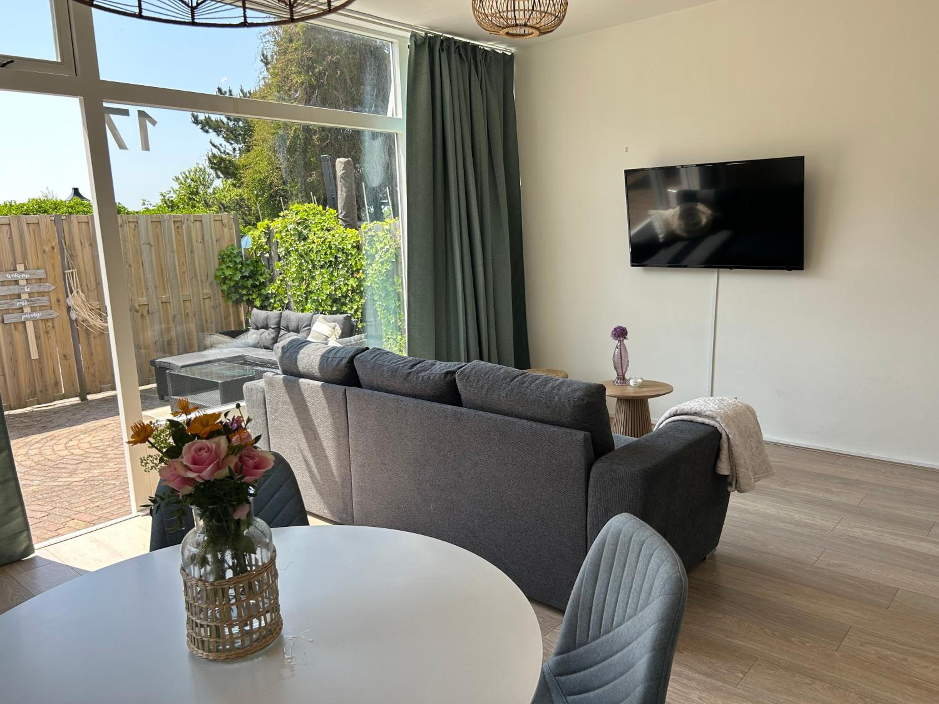 Amsterdam Beach Apartment 17, incl Parking + Garden view 4