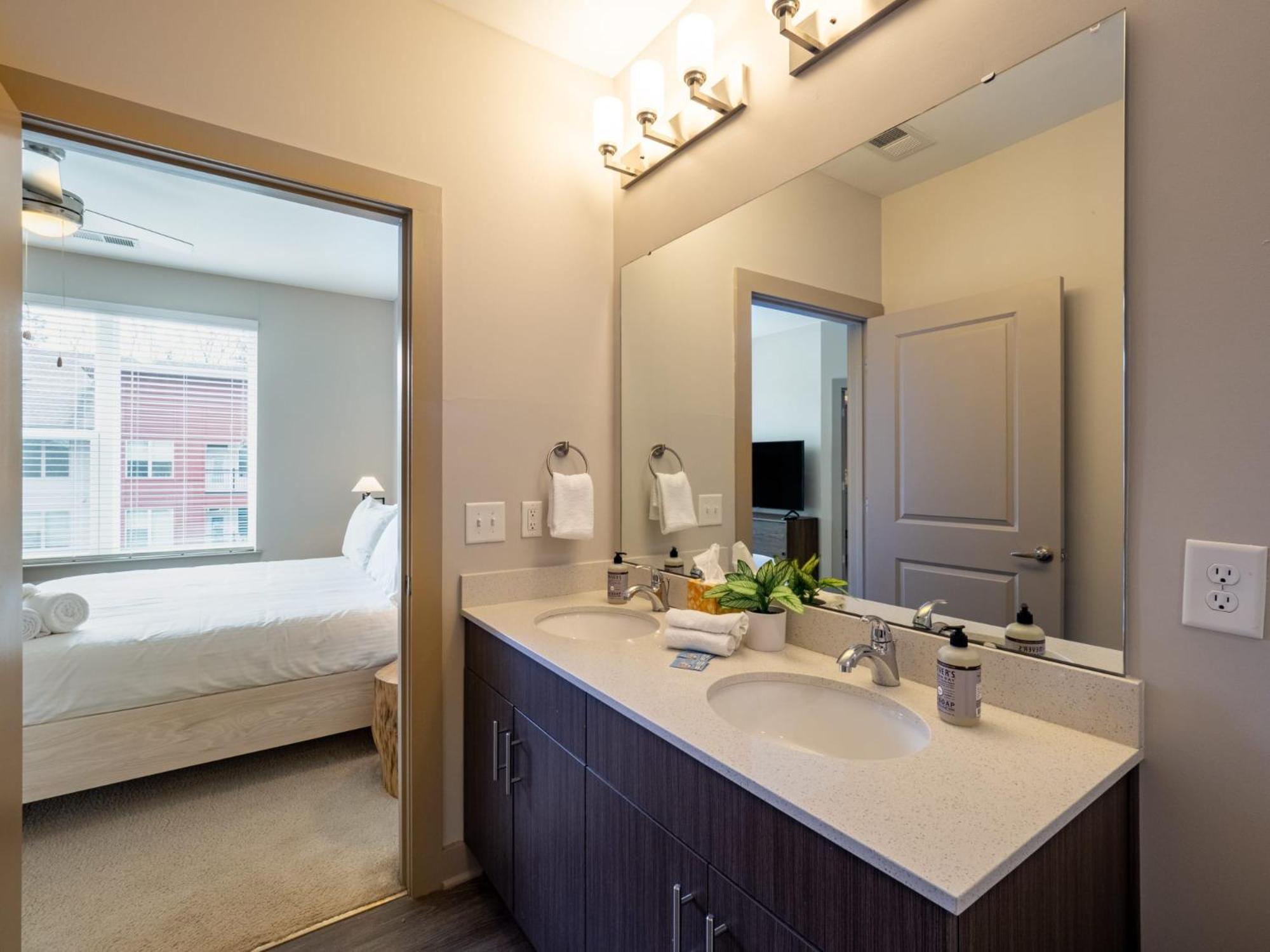 Raleigh Vacations - Modish and Spacious Apartments at The Exchange on Erwin in Durham, North Carolina - Property Image 19