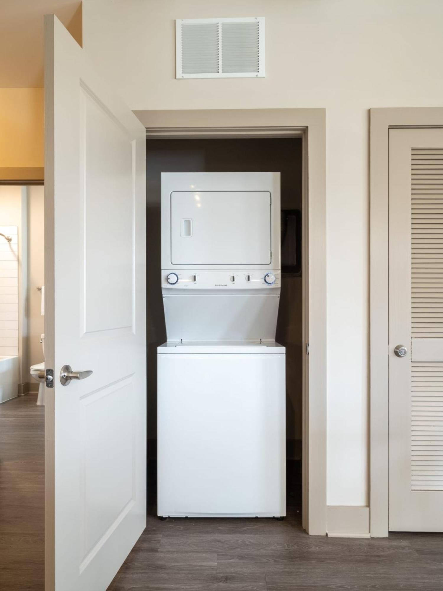 Raleigh Vacations - Modish and Spacious Apartments at The Exchange on Erwin in Durham, North Carolina - Property Image 26