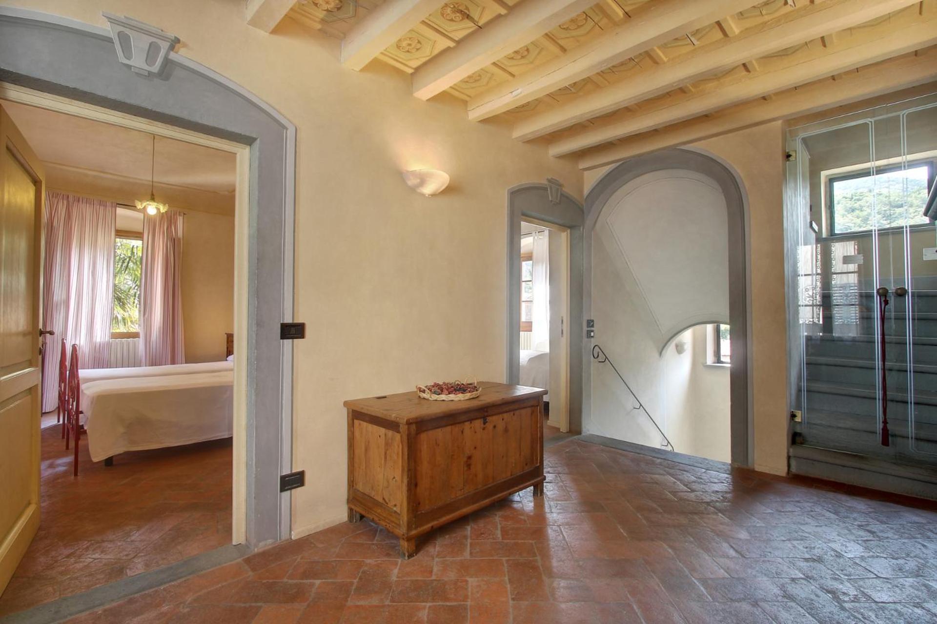 Villa Chiara - Teloni view 3