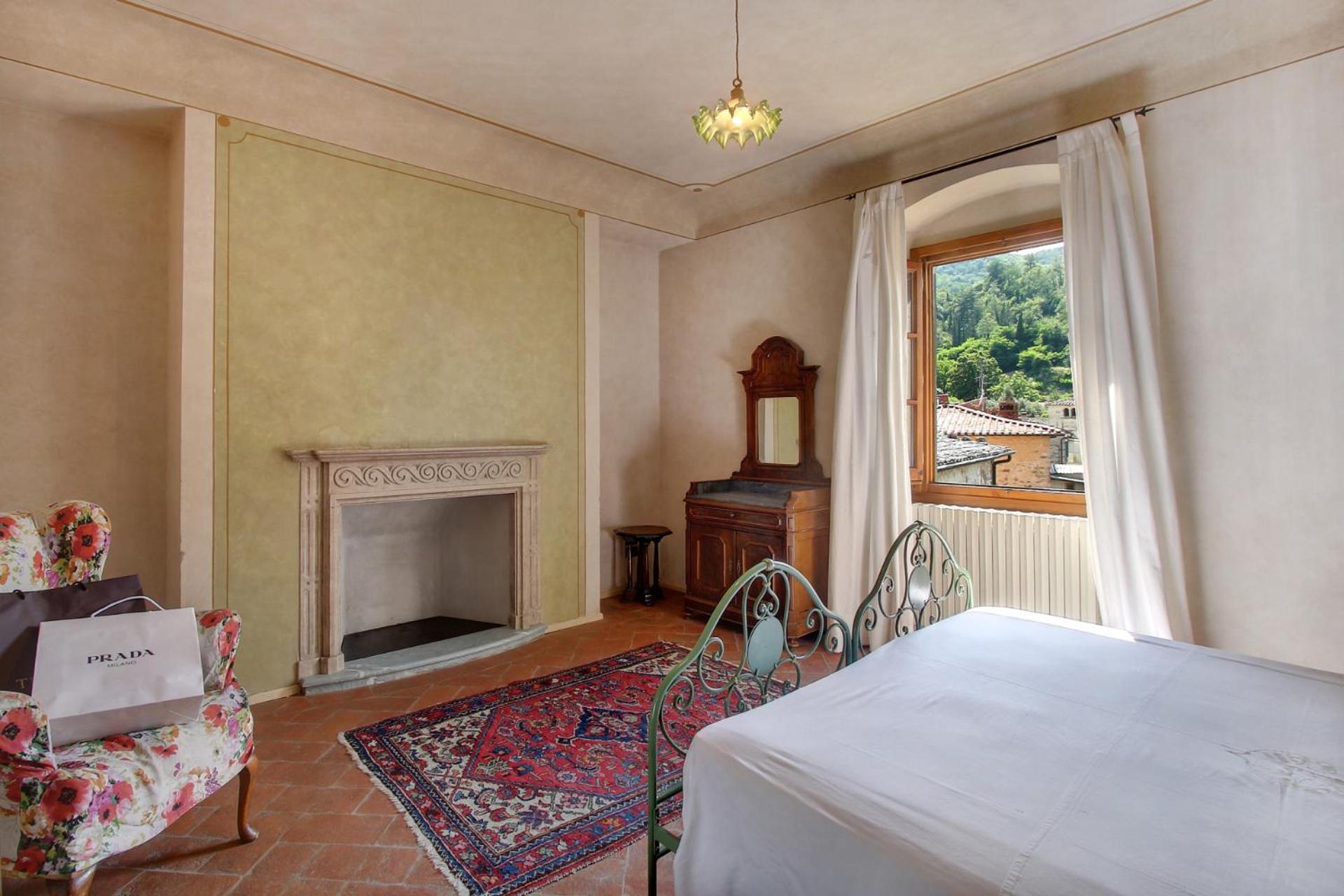 Villa Chiara - Teloni view 5
