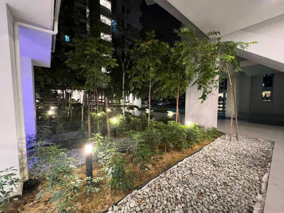 HomeFeel Netflix Youtube Free WiFi and Parking - MSuite at Bandar Manjalara, Near to DesaPark, Arkadia, One Utama, Kepong, Sri Damansara, Kota Damansara, K