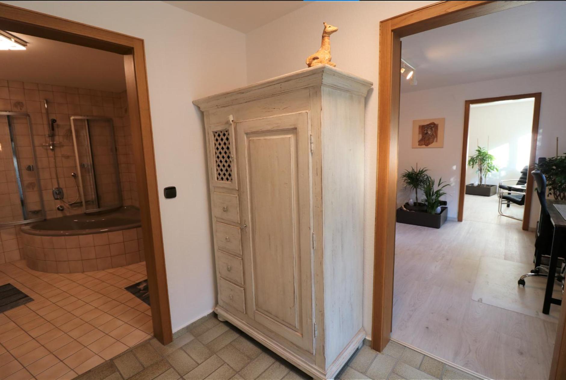 Schöne EinliegerWhg (74m²) in Villa mit Traumlage