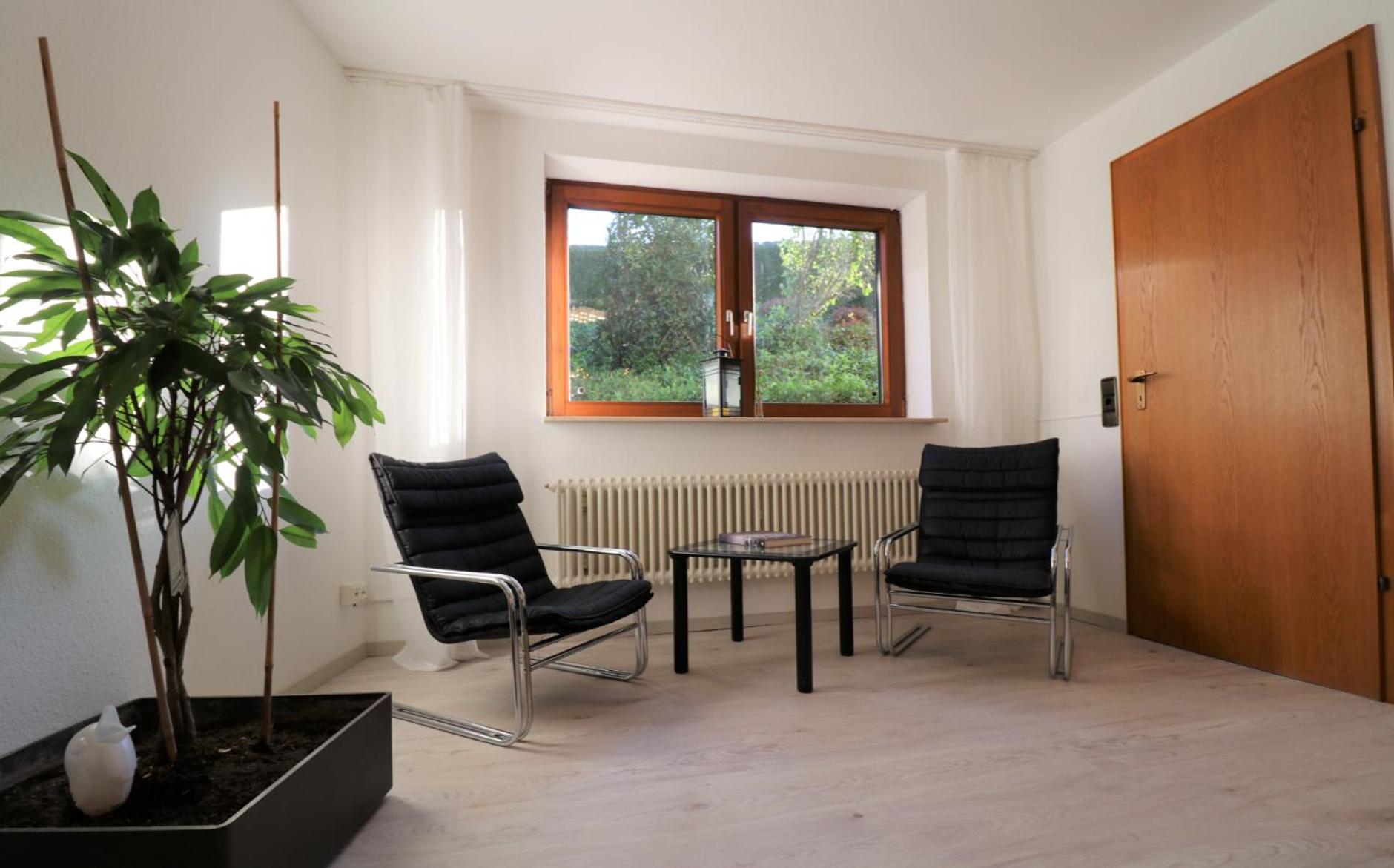 Schöne EinliegerWhg (74m²) in Villa mit Traumlage
