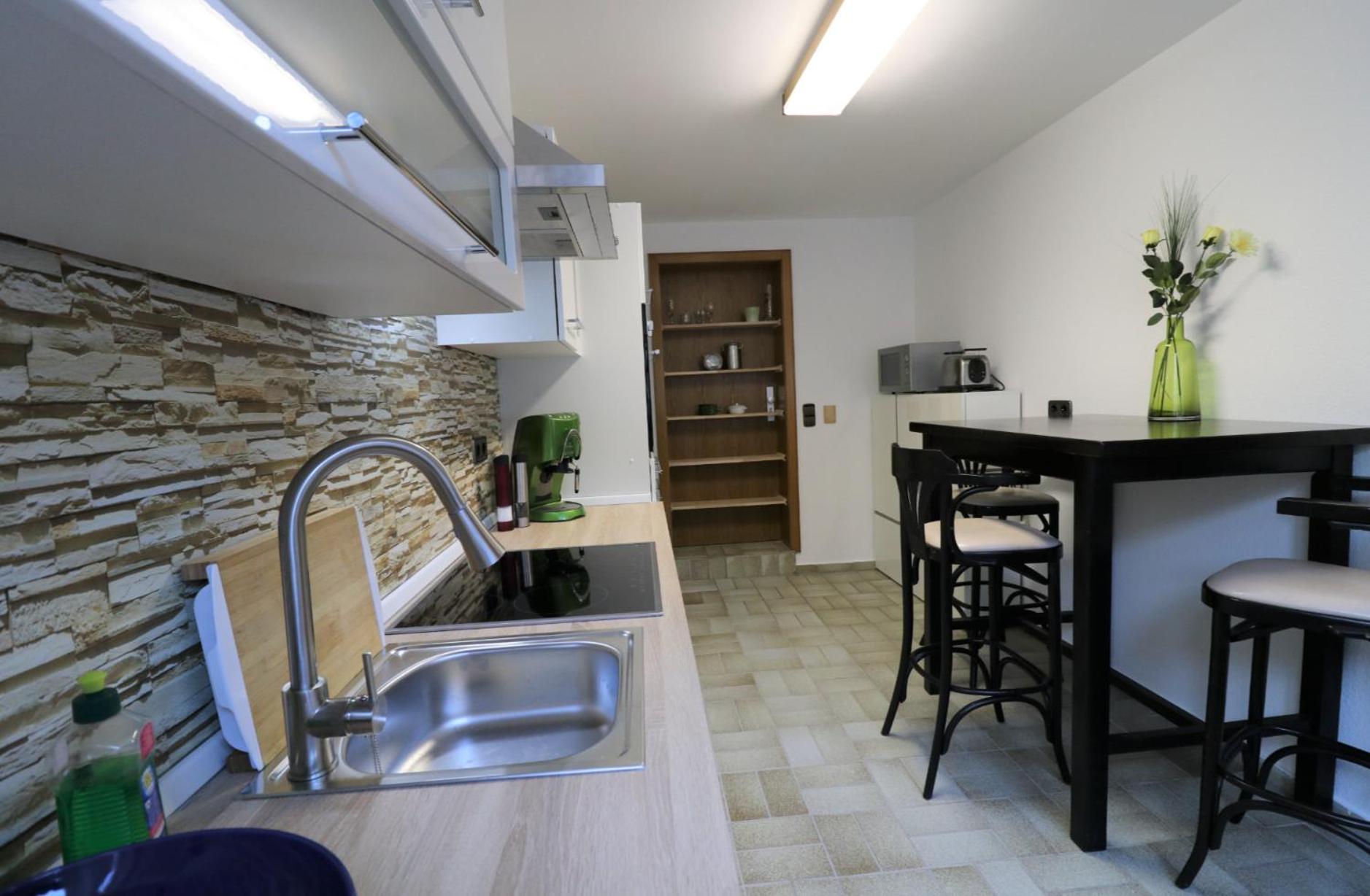 Schöne EinliegerWhg (74m²) in Villa mit Traumlage