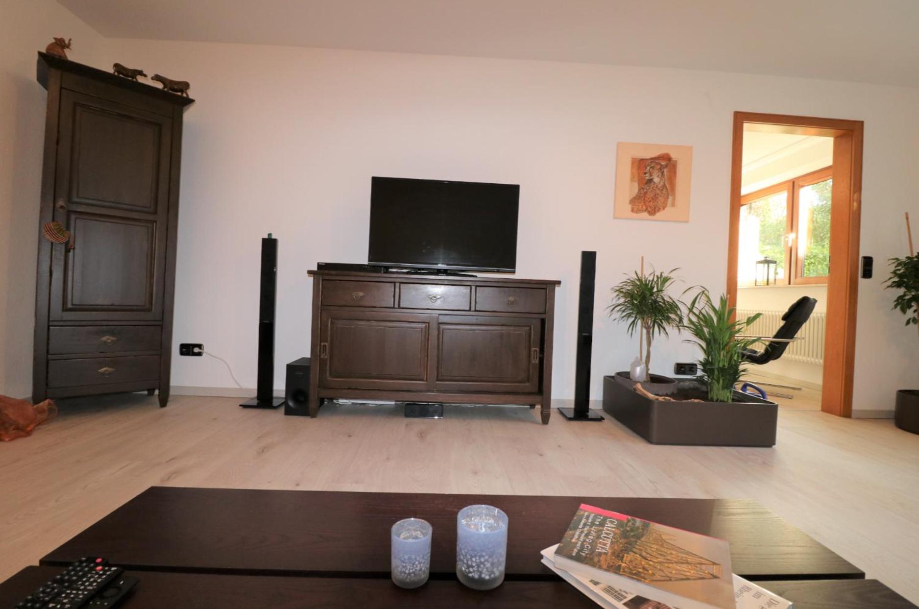 Schöne EinliegerWhg (74m²) in Villa mit Traumlage