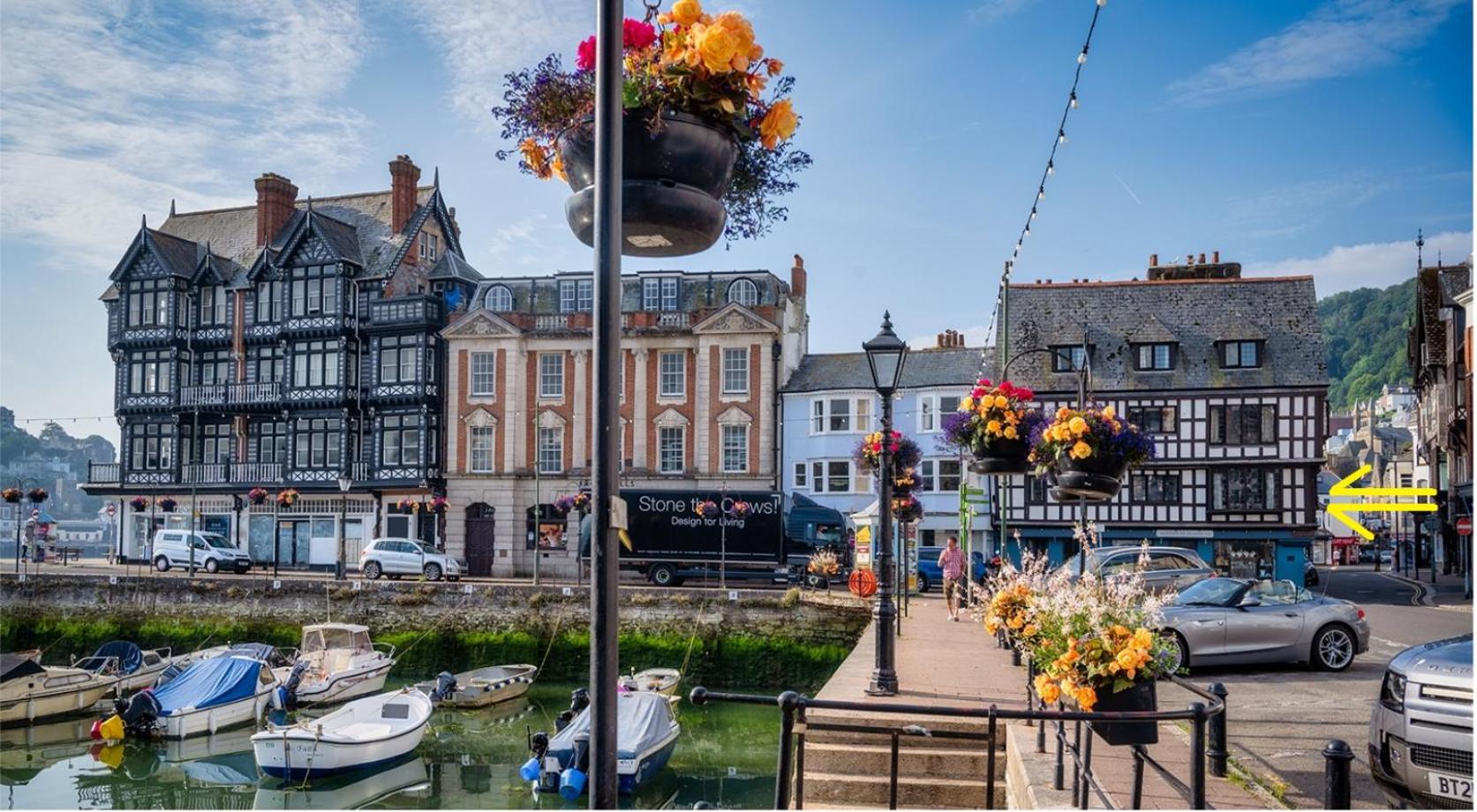 Bosun's Call Central Dartmouth - 2 Bed homely Apartment Self Check In - Pet Friendly Fast WiFi & Workspace - Perfect location in the middle of the old town, photo 53