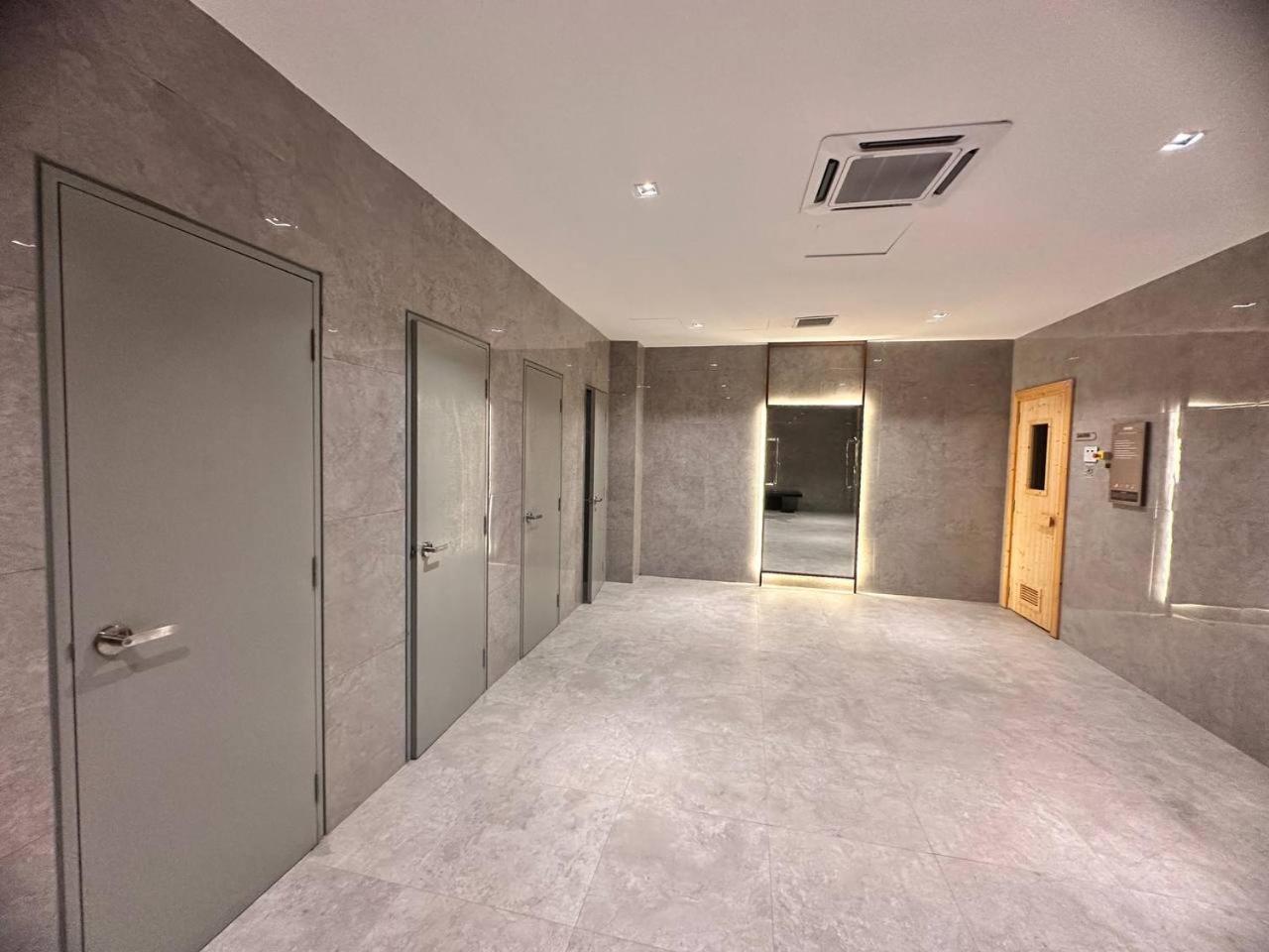 Luxury 2BR KL View, Infinity Pool, Walk to Pavilion and Jalan Alor