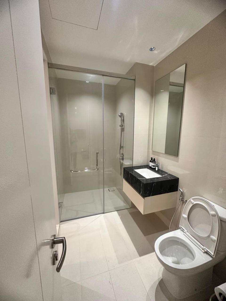 Luxury 2BR KL View, Infinity Pool, Walk to Pavilion and Jalan Alor