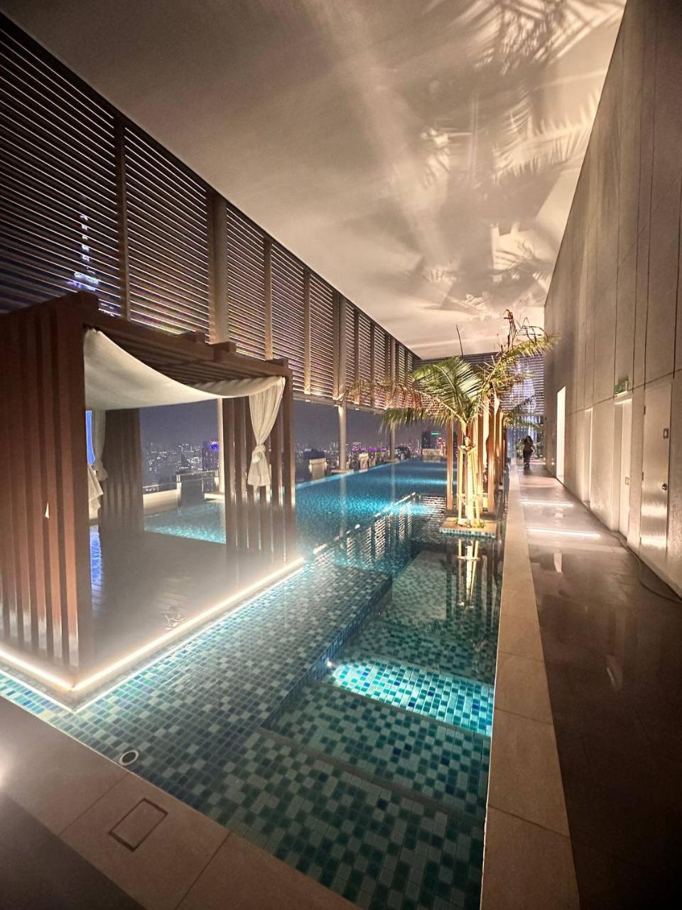 Luxury 2BR KL View, Infinity Pool, Walk to Pavilion and Jalan Alor