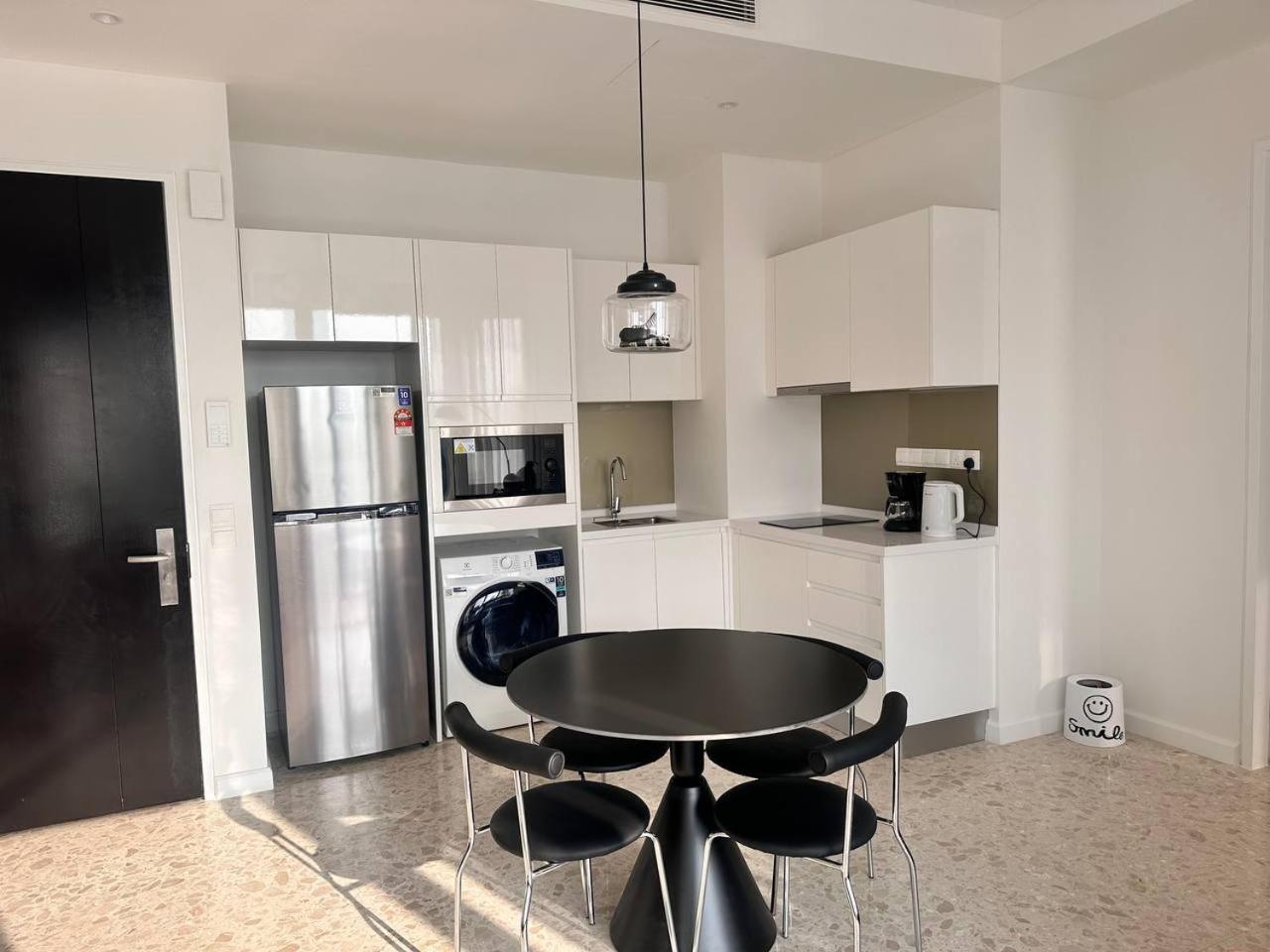 Luxury 2BR KL View, Infinity Pool, Walk to Pavilion and Jalan Alor