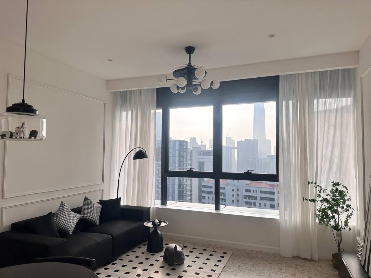 Luxury 2BR KL View, Infinity Pool, Walk to Pavilion and Jalan Alor