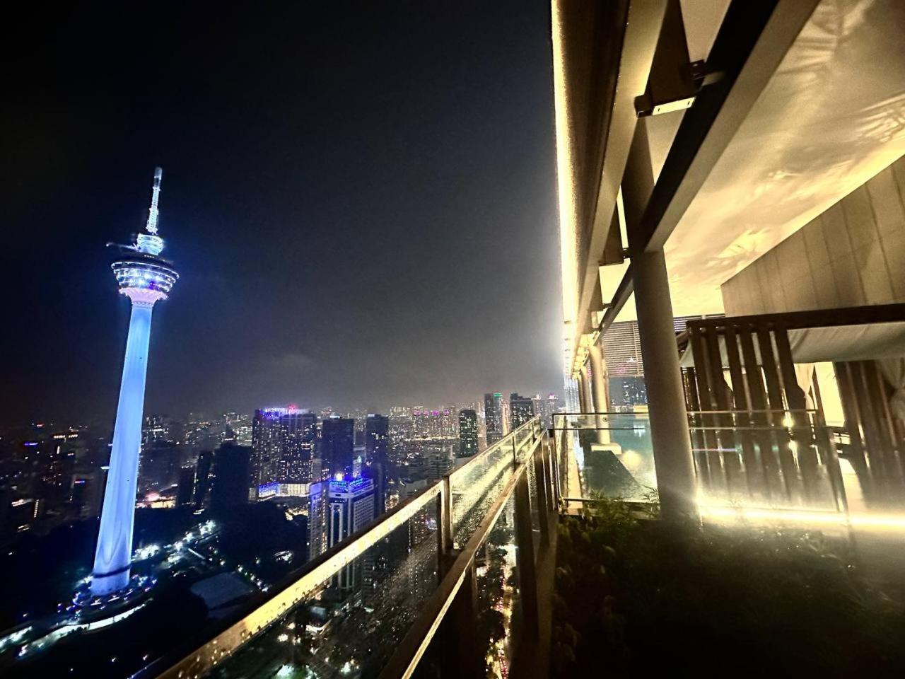 Luxury 2BR KL View, Infinity Pool, Walk to Pavilion and Jalan Alor