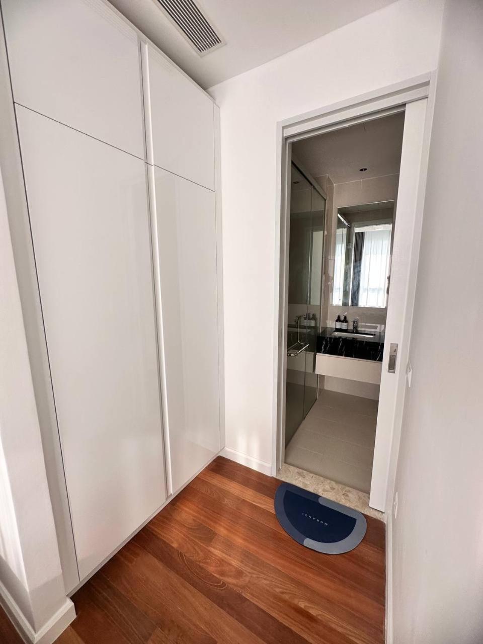 Luxury 2BR KL View, Infinity Pool, Walk to Pavilion and Jalan Alor