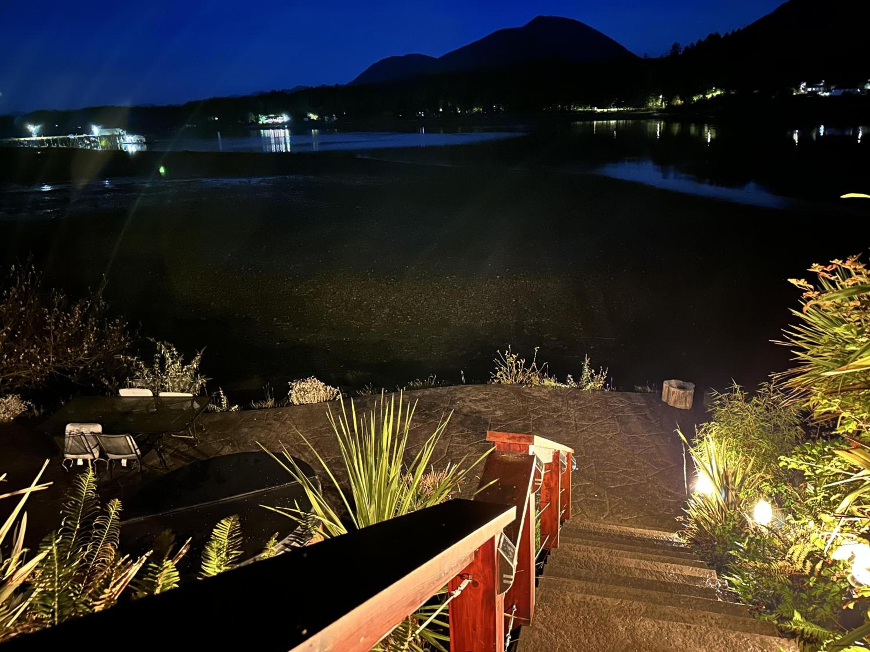 Private Oceanfront Cabin And Hot Tub! - Gww