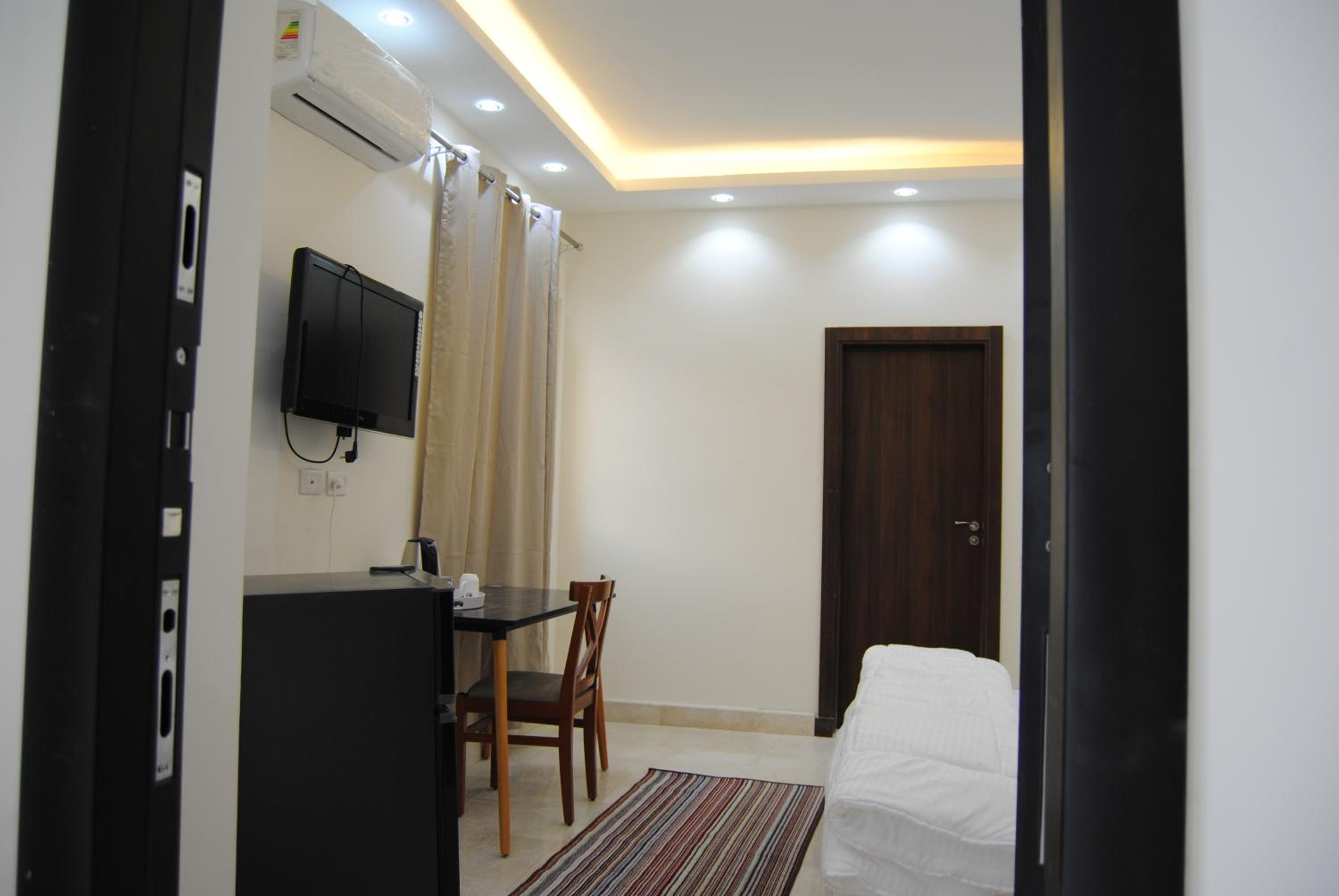 Villa 3 Studios view 2