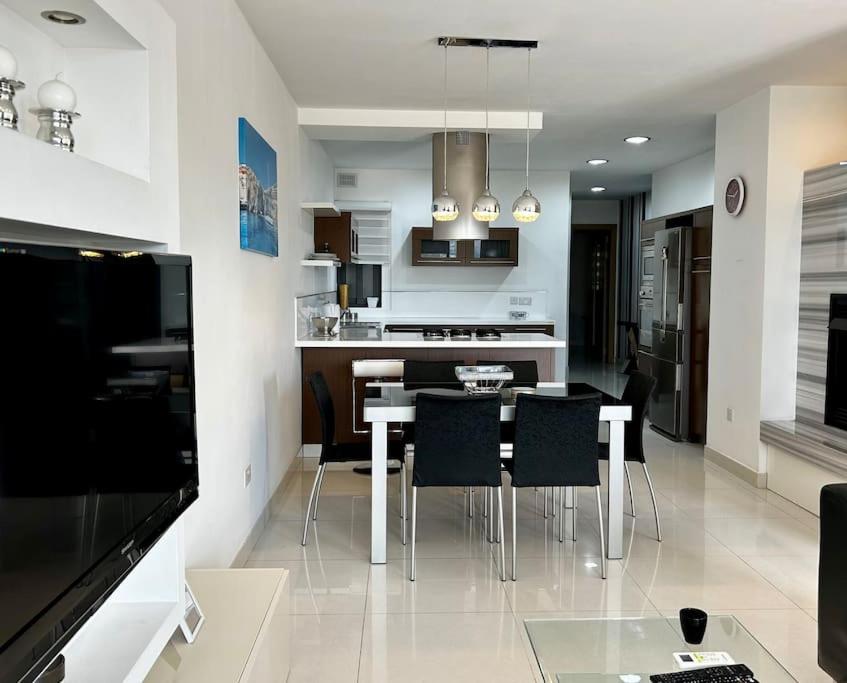 Salina Maisonette - Pool access view 4