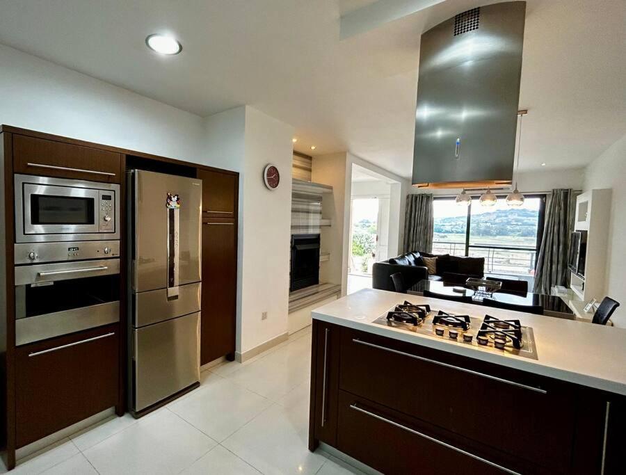 Salina Maisonette - Pool access view 5