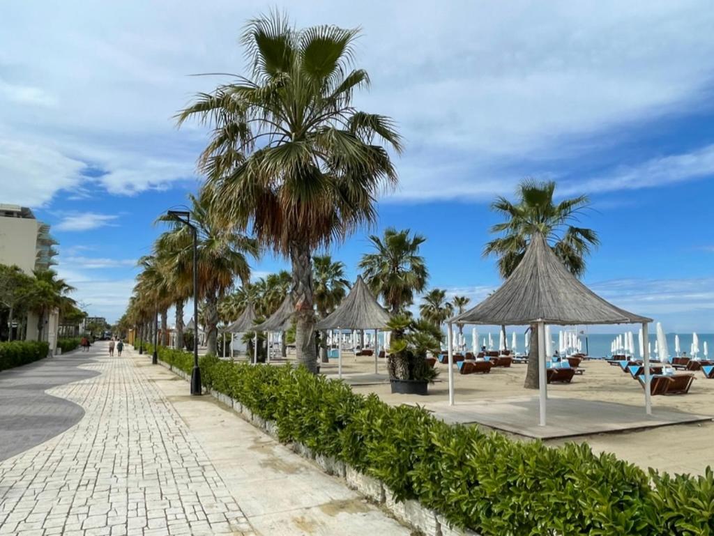 Tiara Beach Apartment