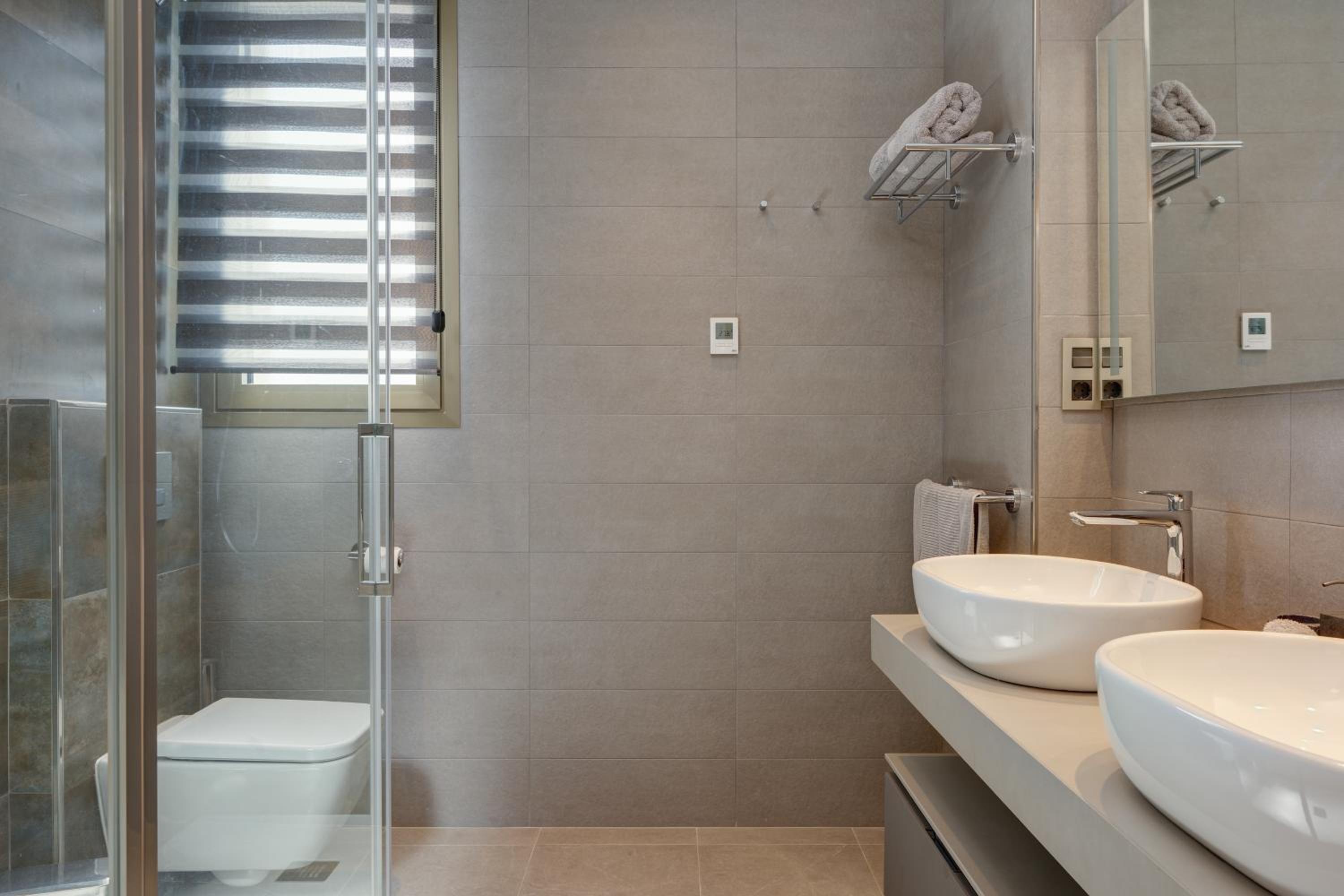 Villa Bella - Stunning 5 Bedroom villa with pool photo 2