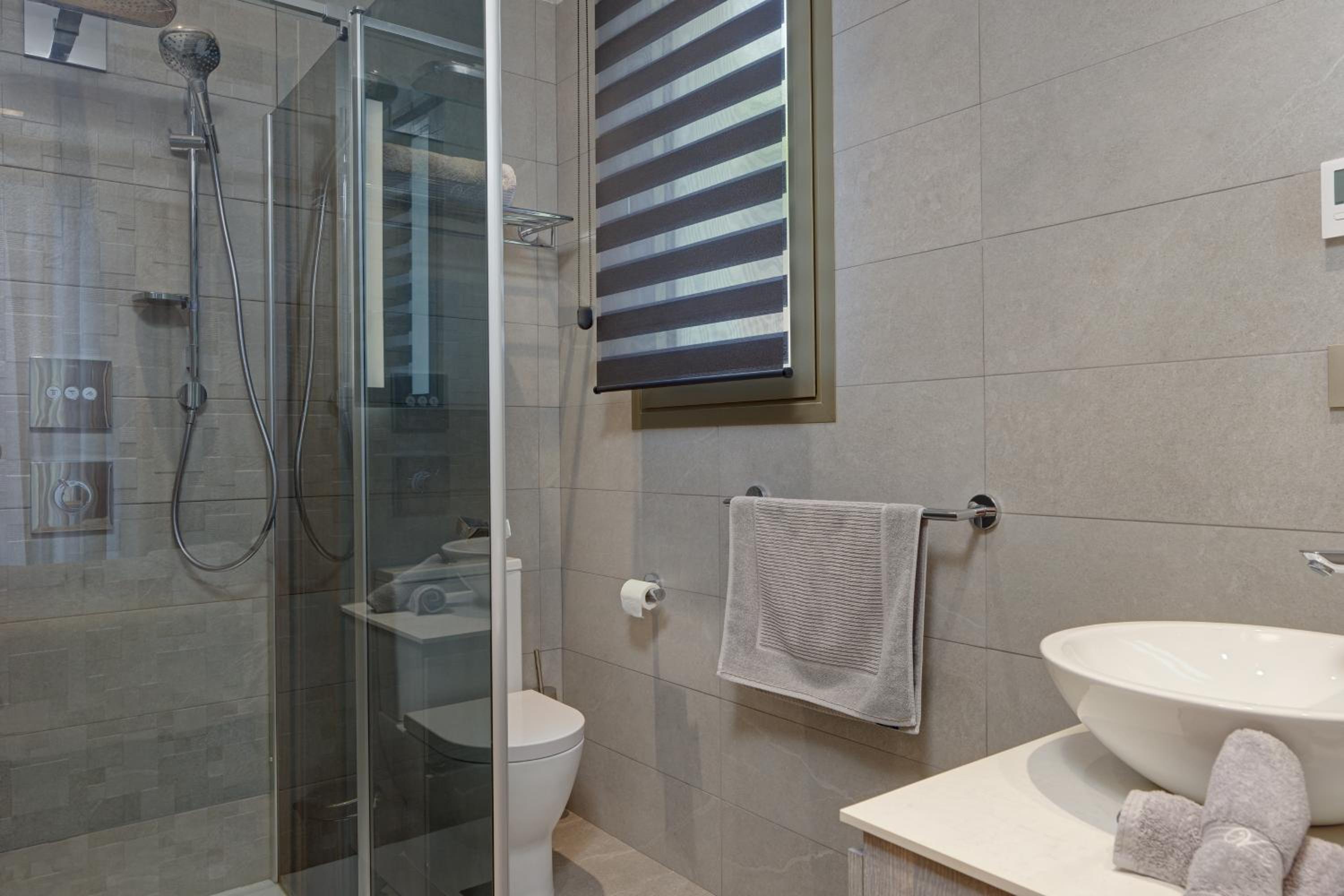 Villa Bella - Stunning 5 Bedroom villa with pool photo 3