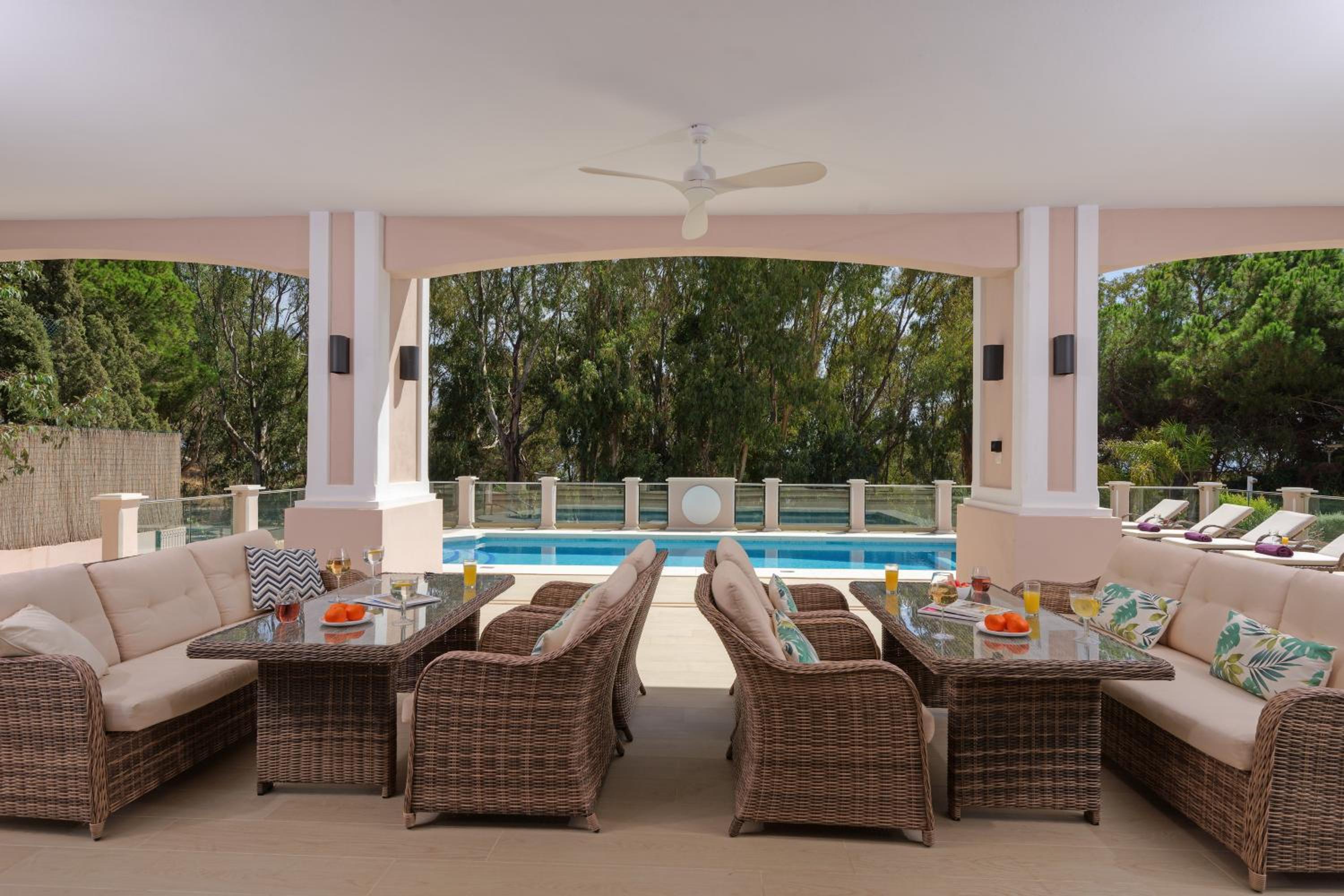 Villa Bella - Stunning 5 Bedroom villa with pool view 5