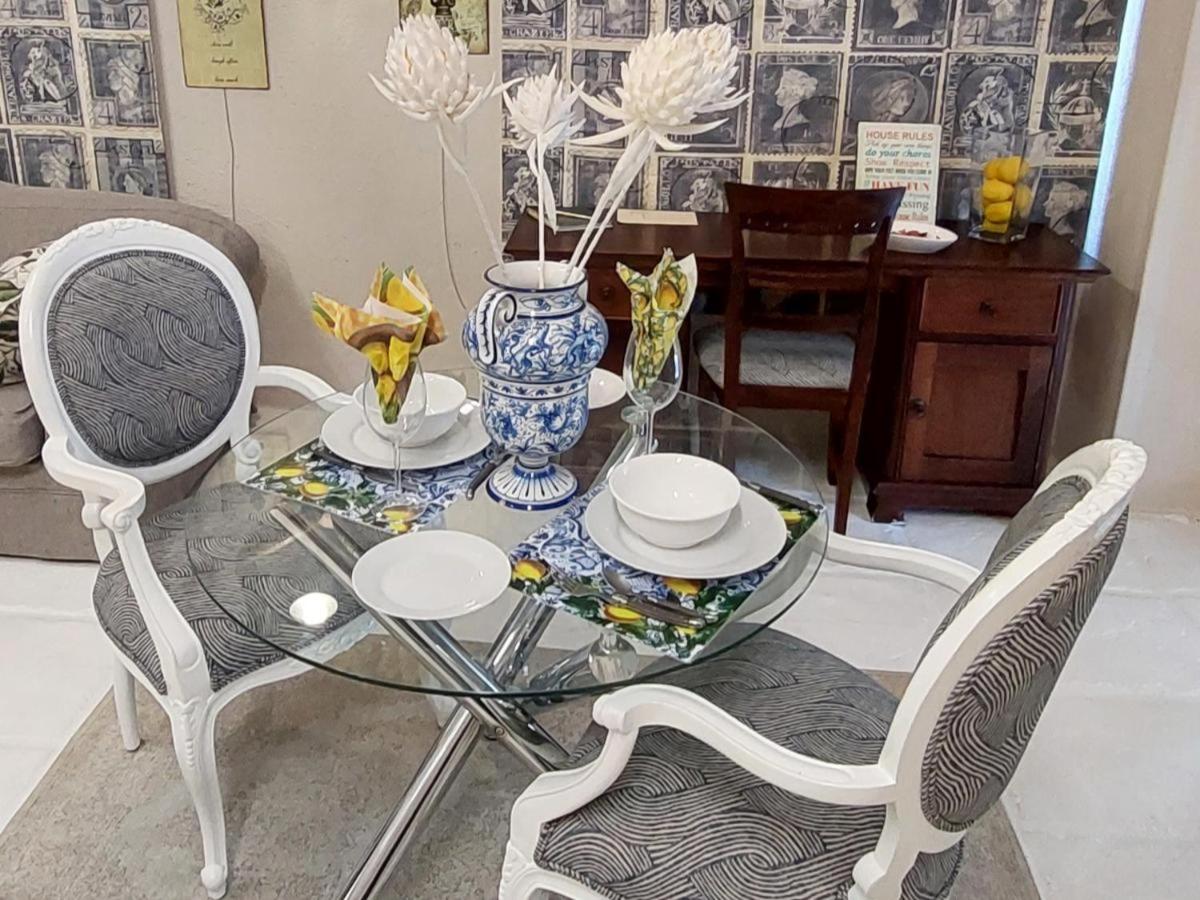Palmetta Cottage