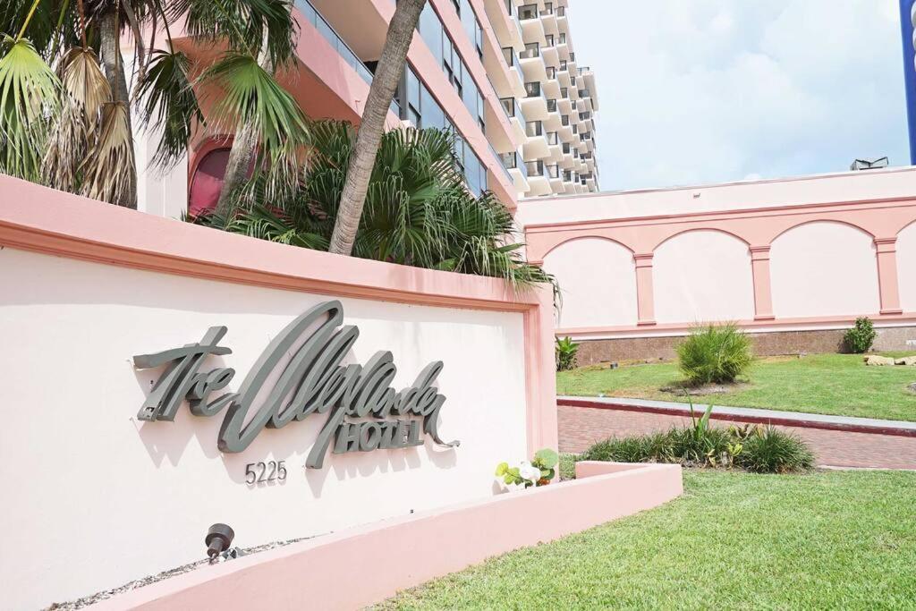 2 bedroom apartment w balcony & ocean view @ the beach 154 view 3