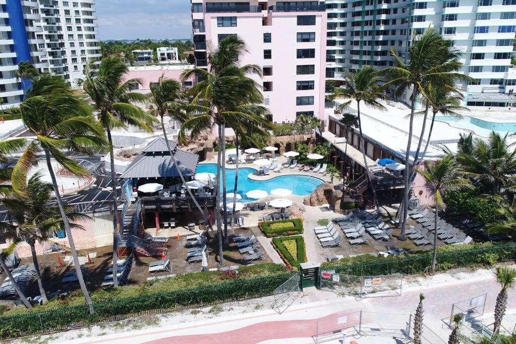 2 bedroom apartment w balcony & ocean view @ the beach 154 view 5