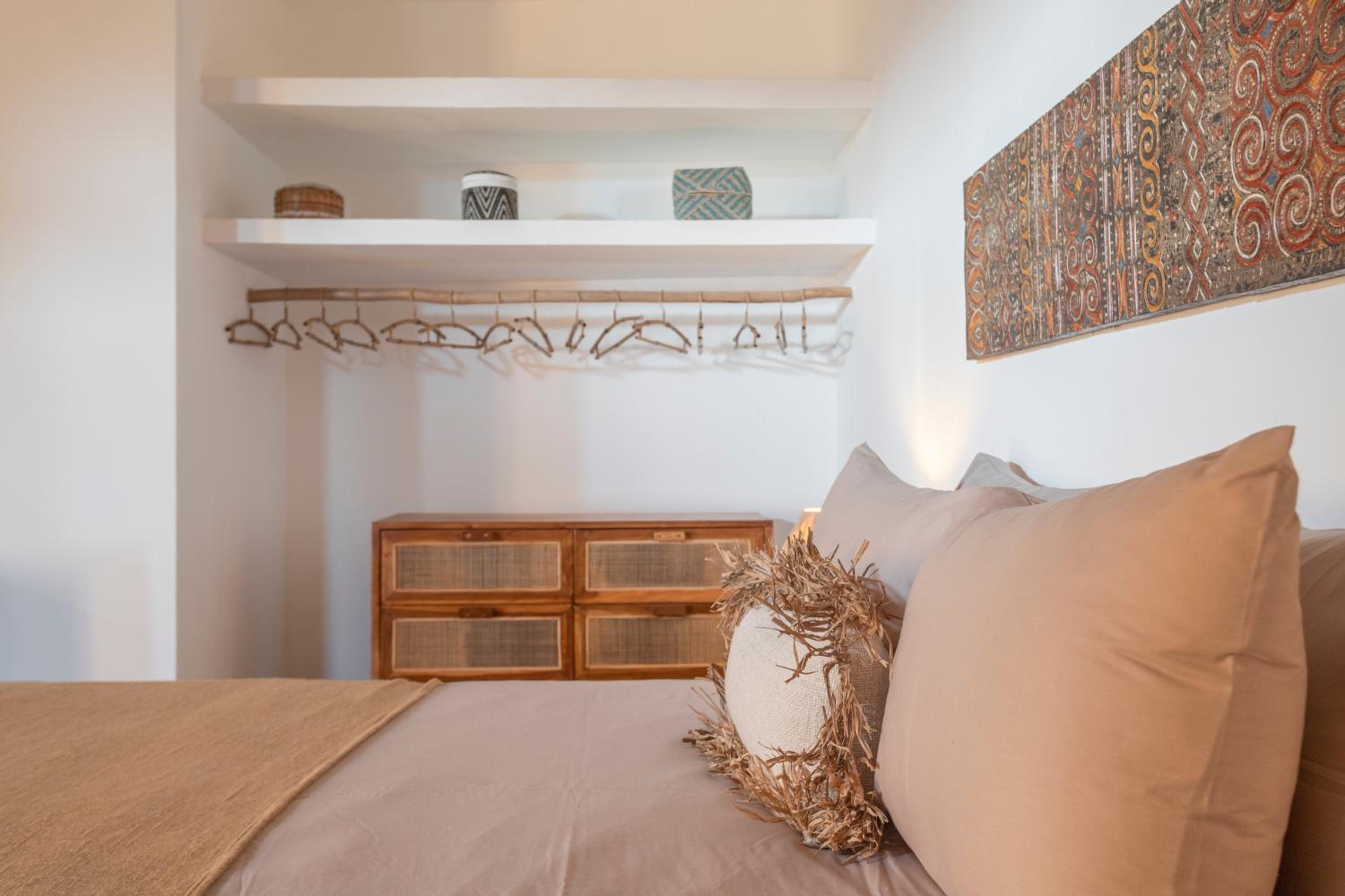Charming 3BR Villa w/pool & view view 3