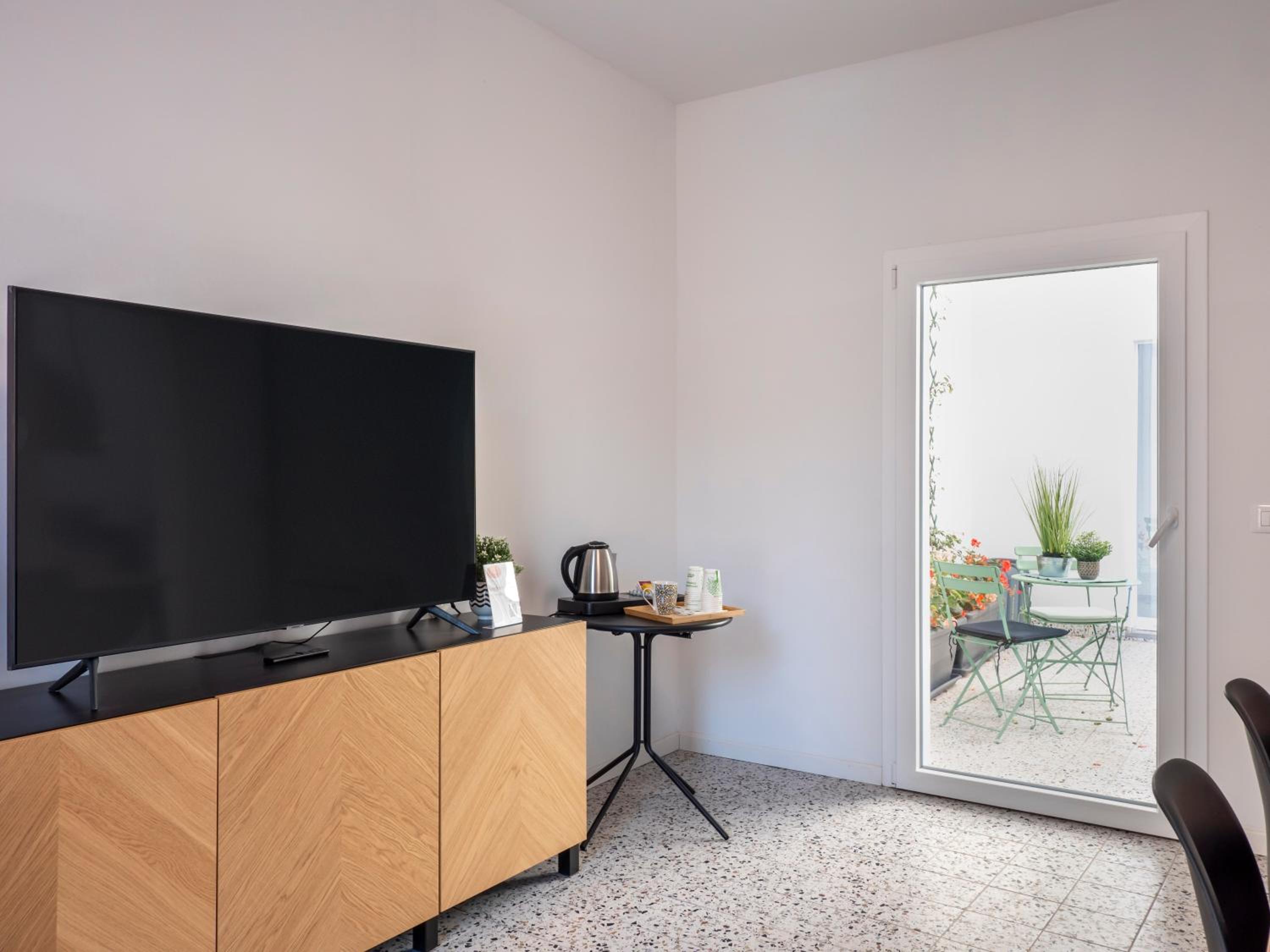 Zuara9Room Rimini view 4