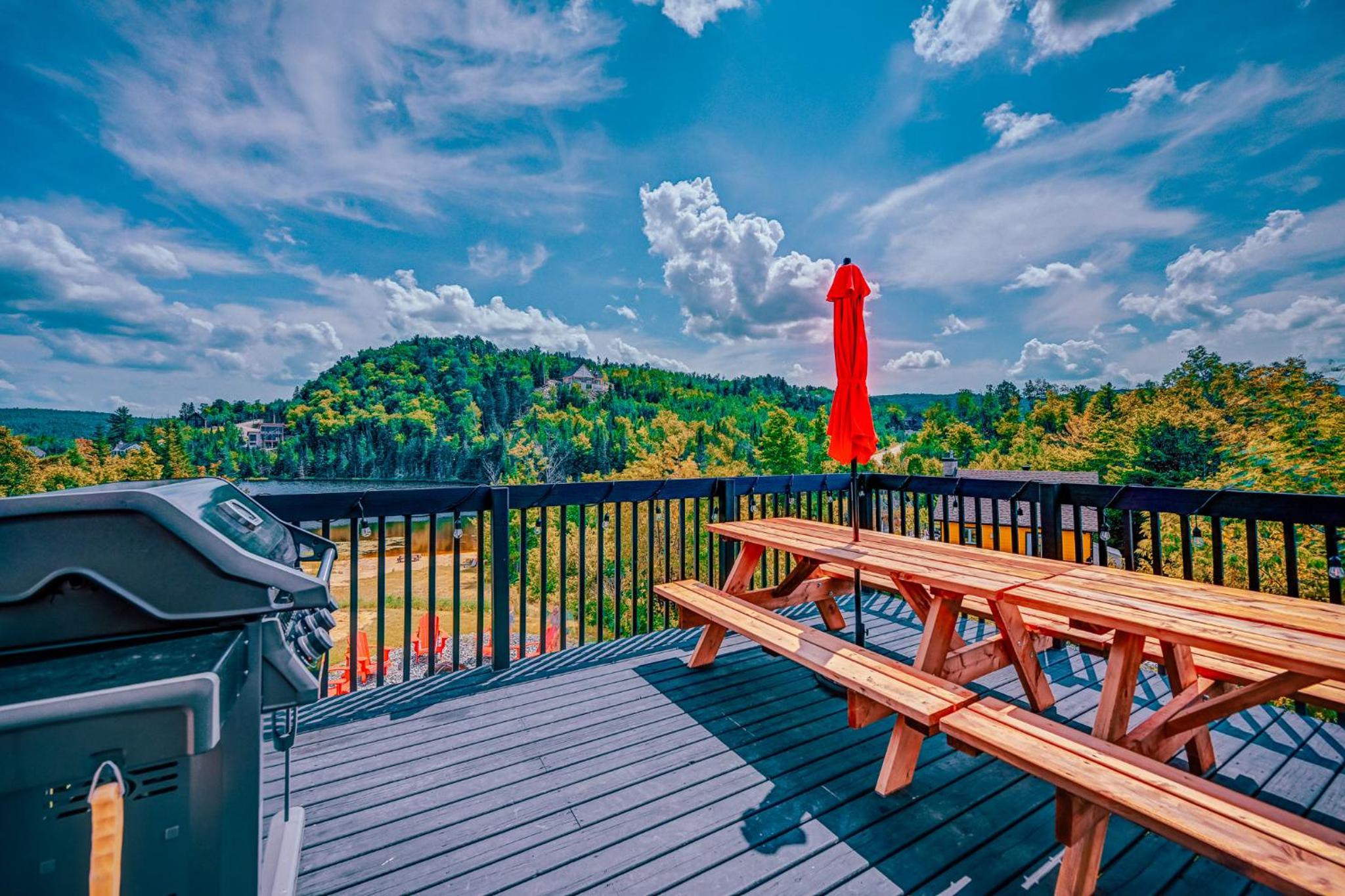 Lakefront Chalet with SPA and Private beach